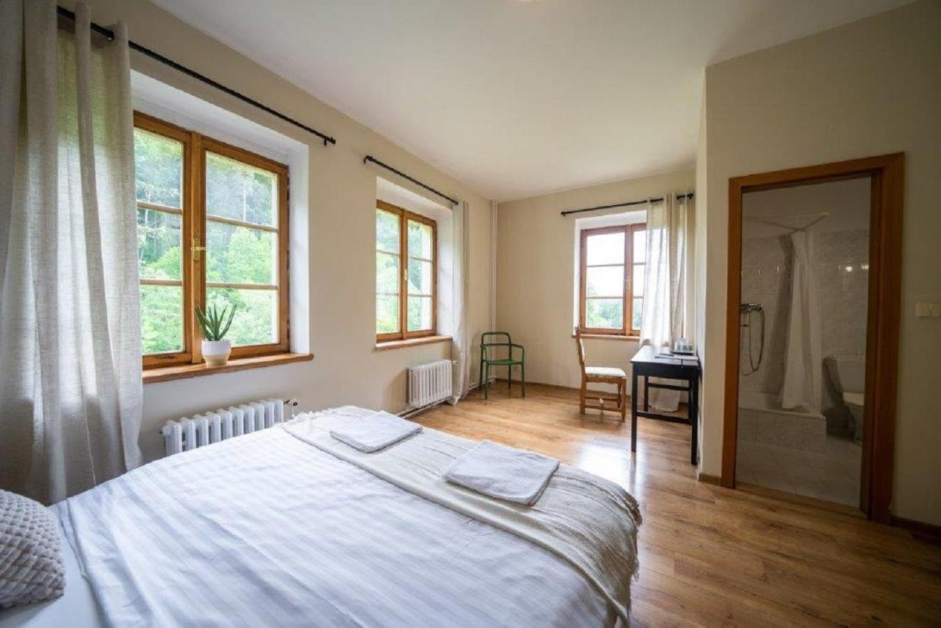 Economy Double Room photo 2