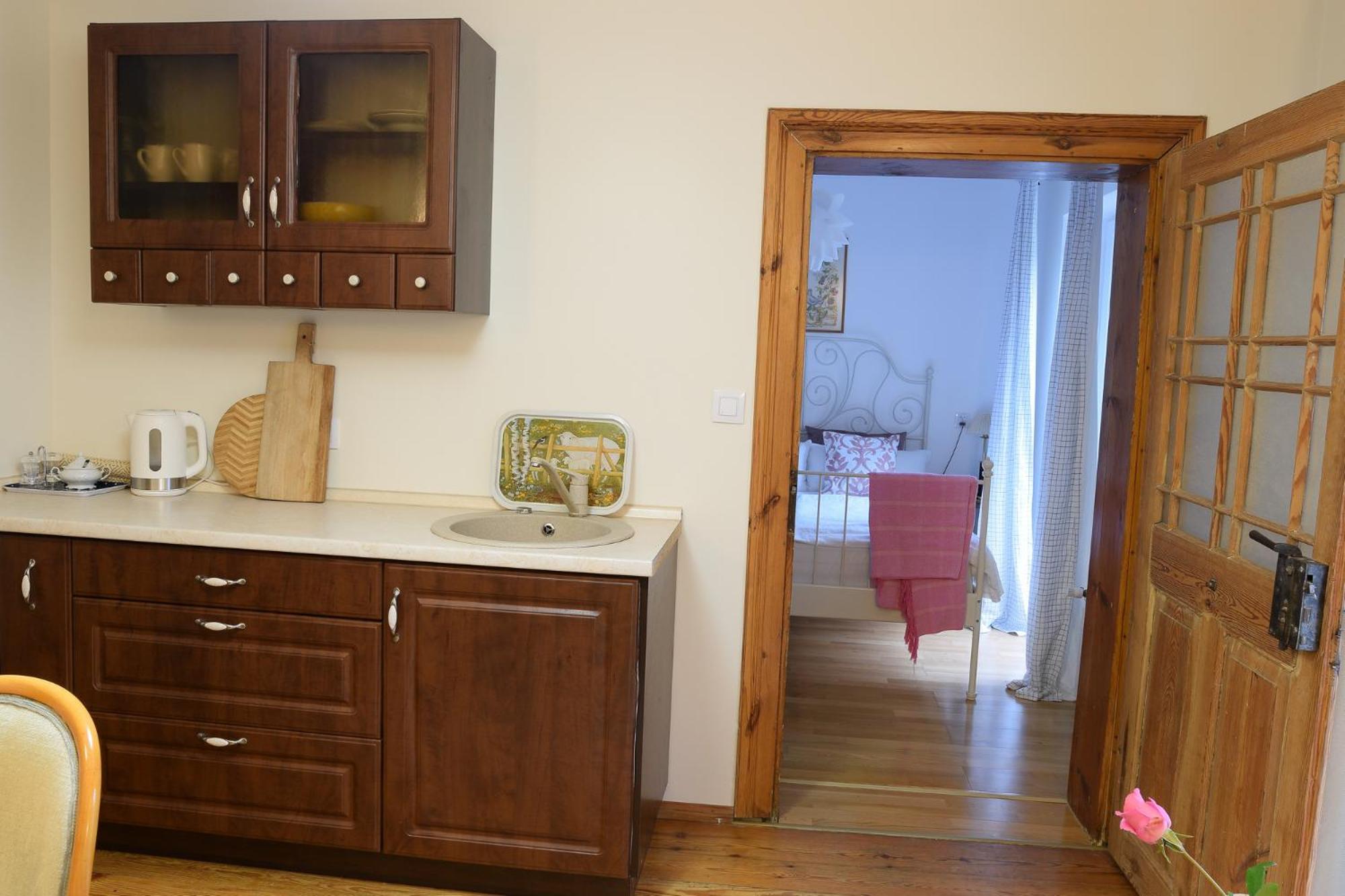 Studio Apartment - Photo 10
