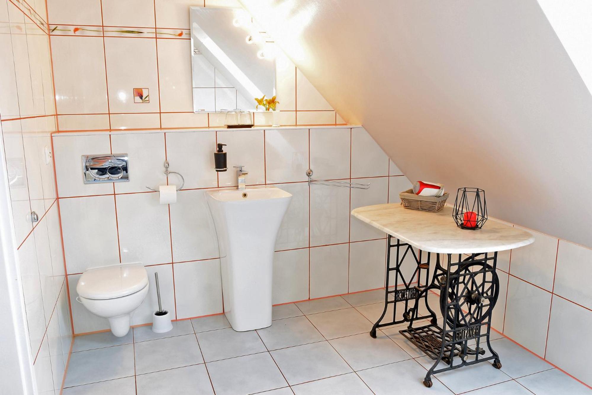 Double Room with Balcony - Photo 21