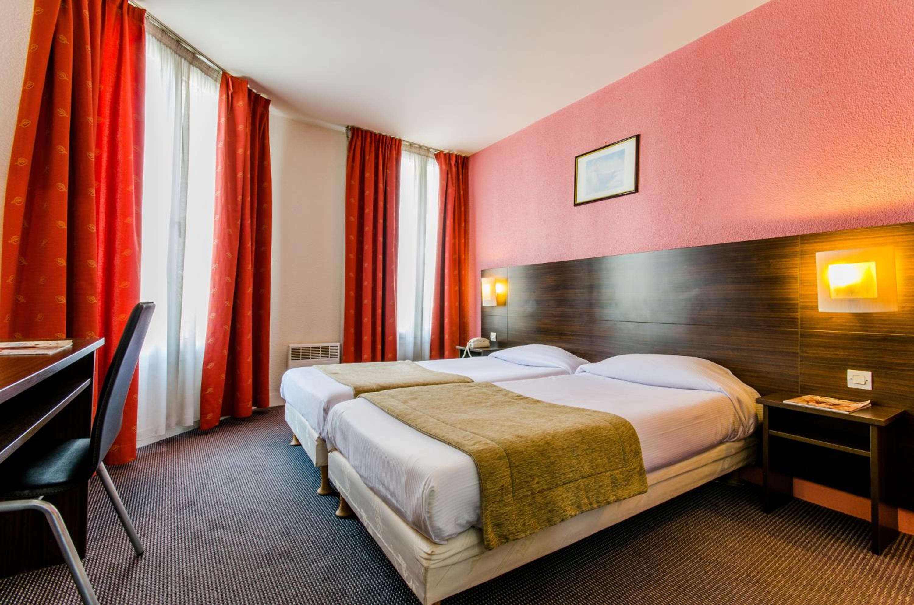 Twin Room - Photo 6