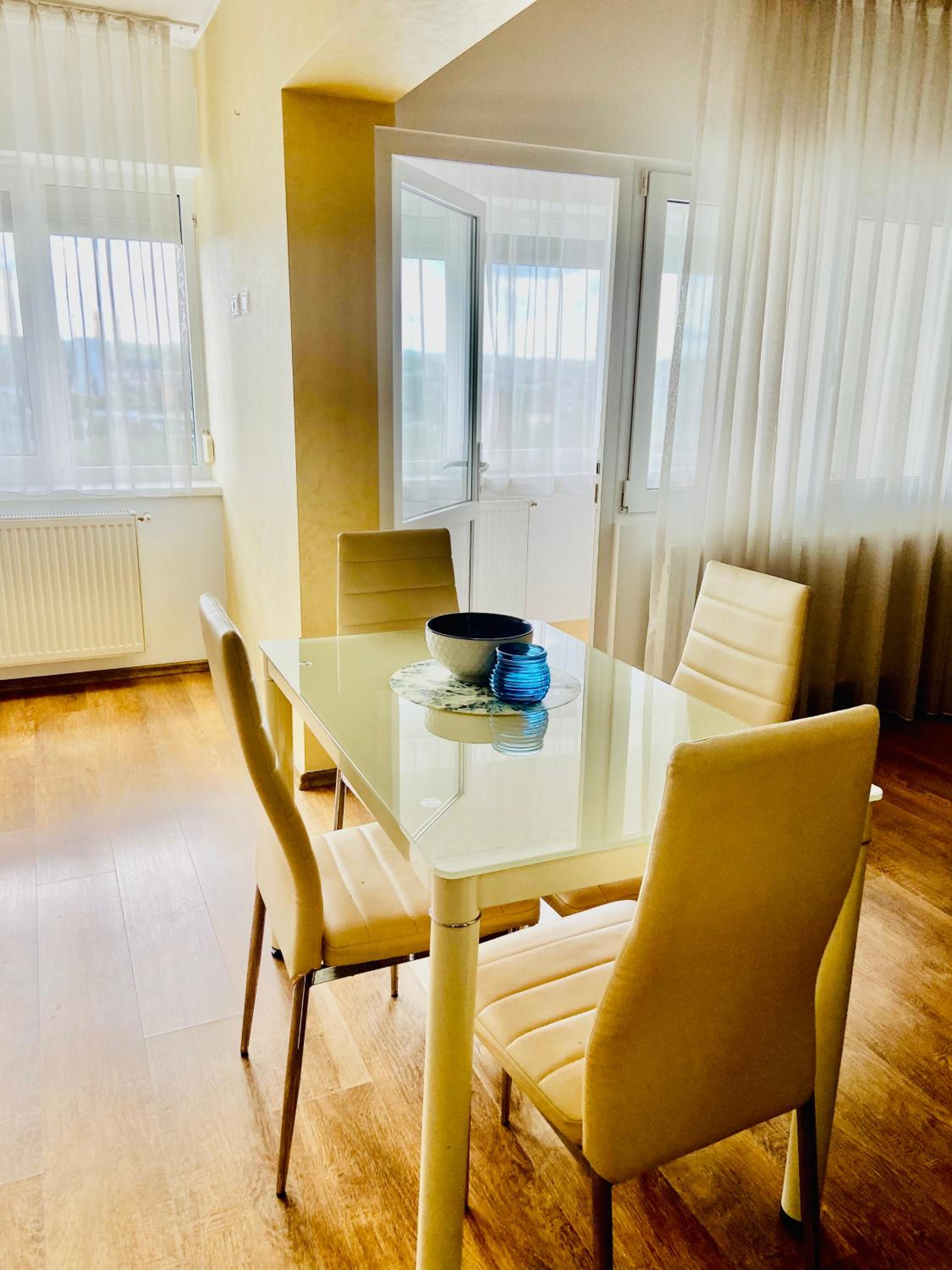 One-Bedroom Apartment - Photo 12