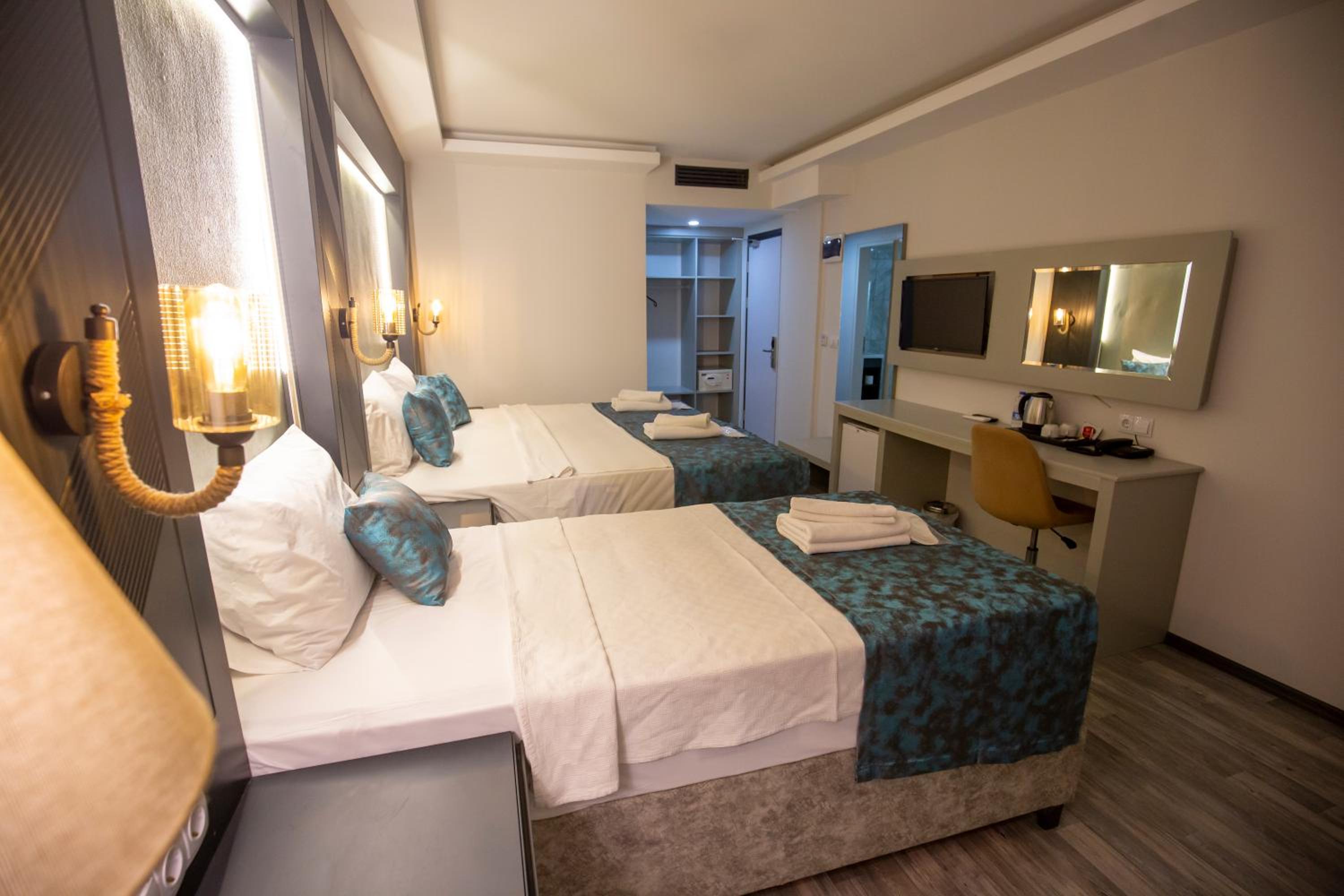 Standard Triple Room - Photo 8