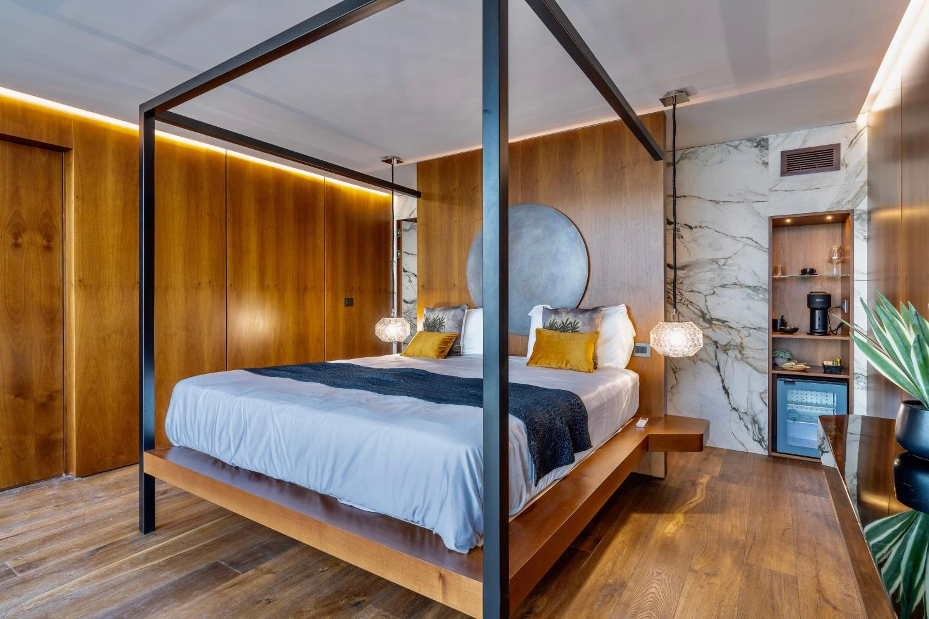Deluxe Suite with Sea View photo 1