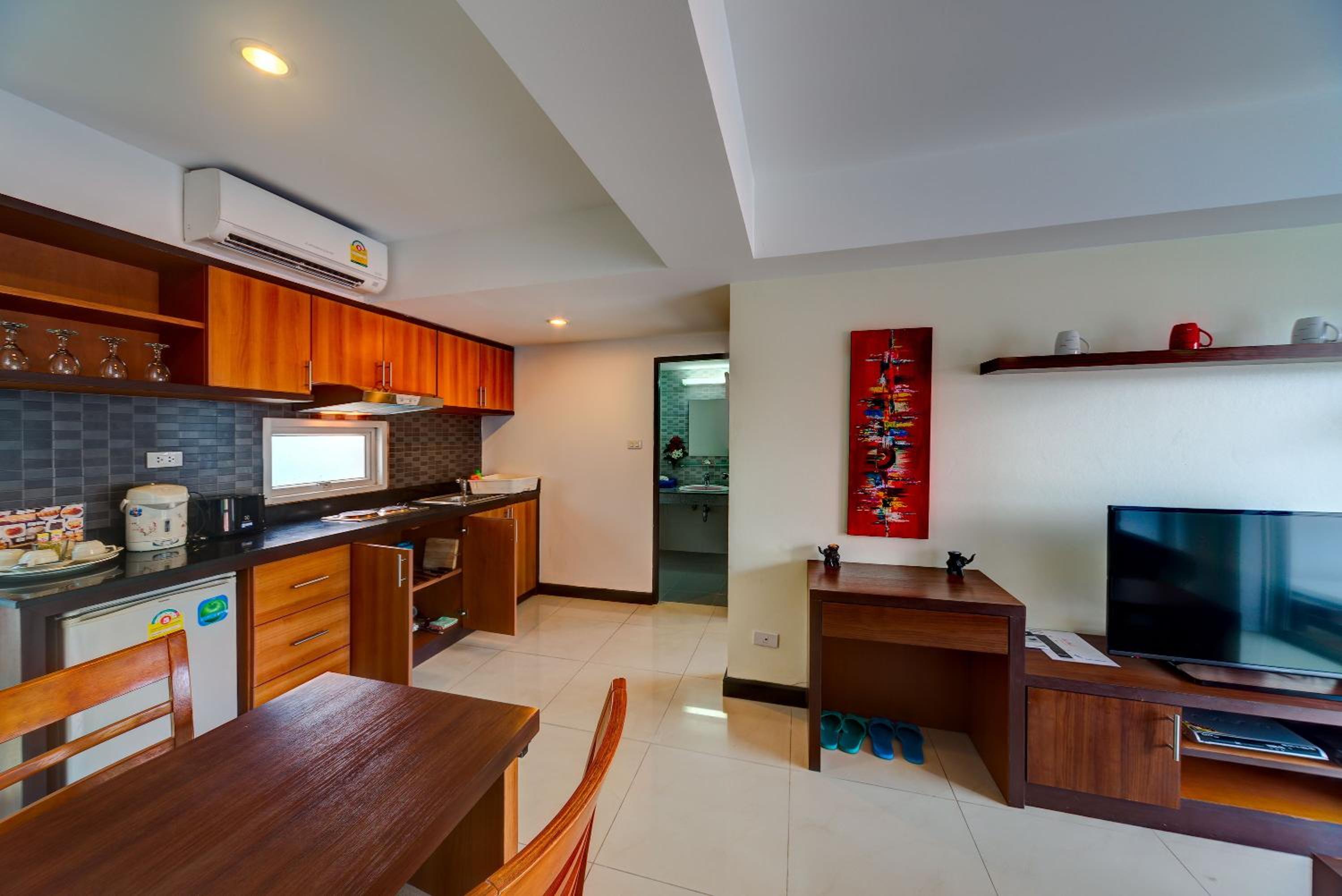 One-Bedroom Apartment - Photo 30