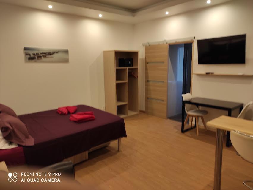 Deluxe King Studio