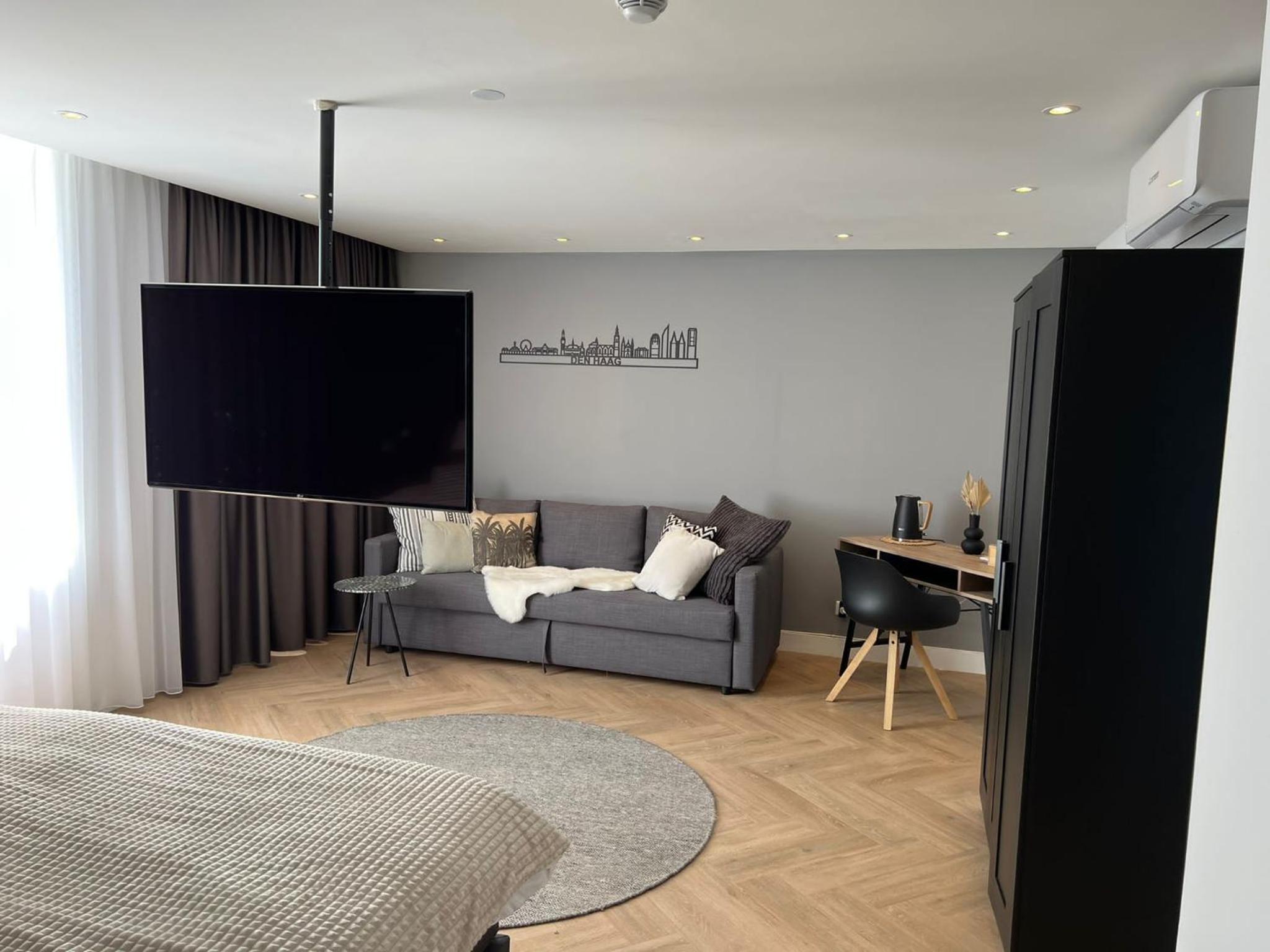 Deluxe Family Room photo 1