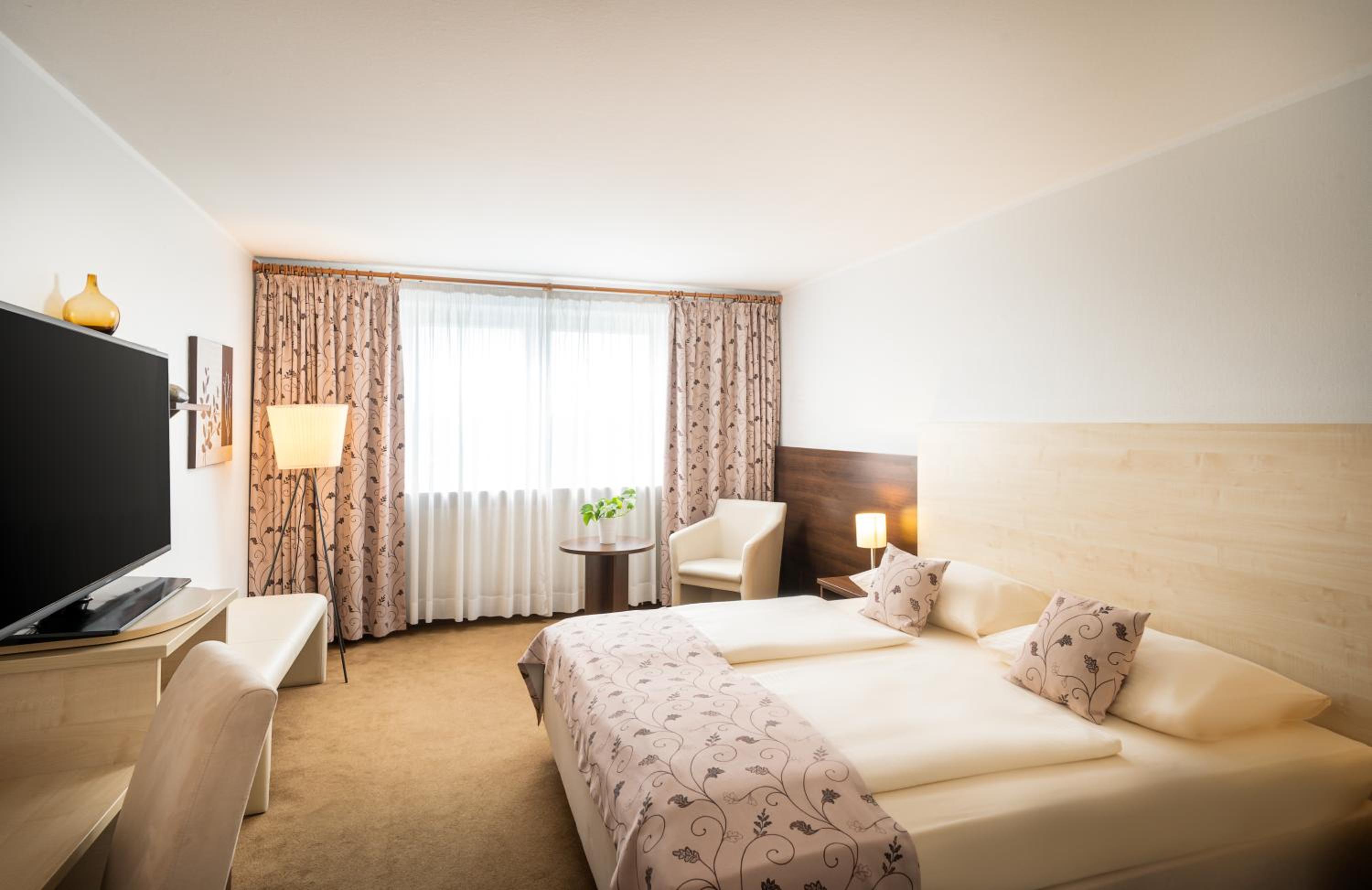 Double Room - Photo 5