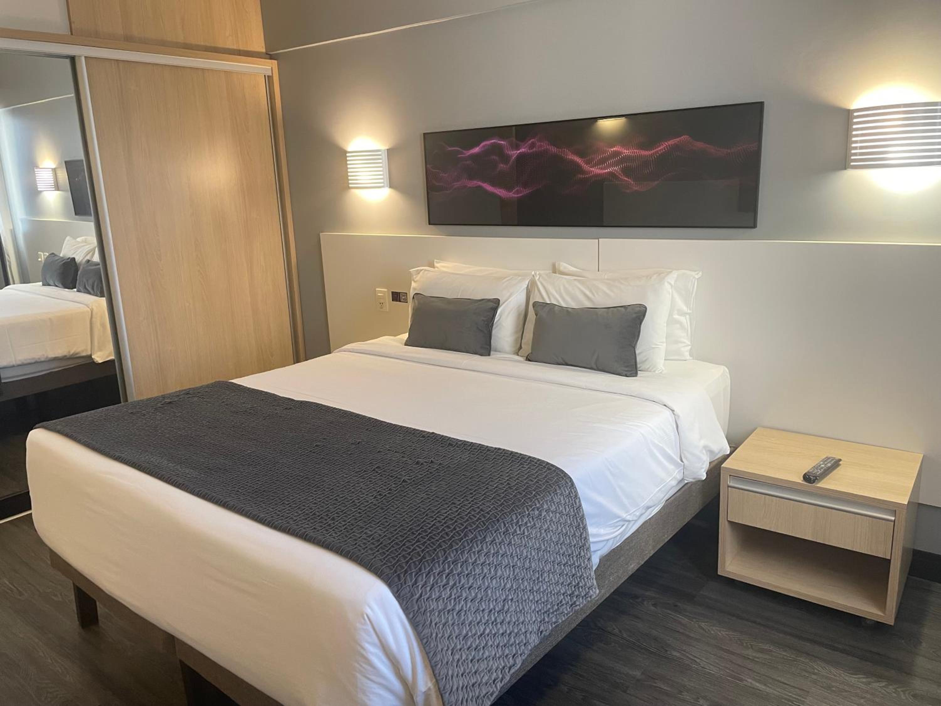 Standard Room With Three Single Beds - Photo 1