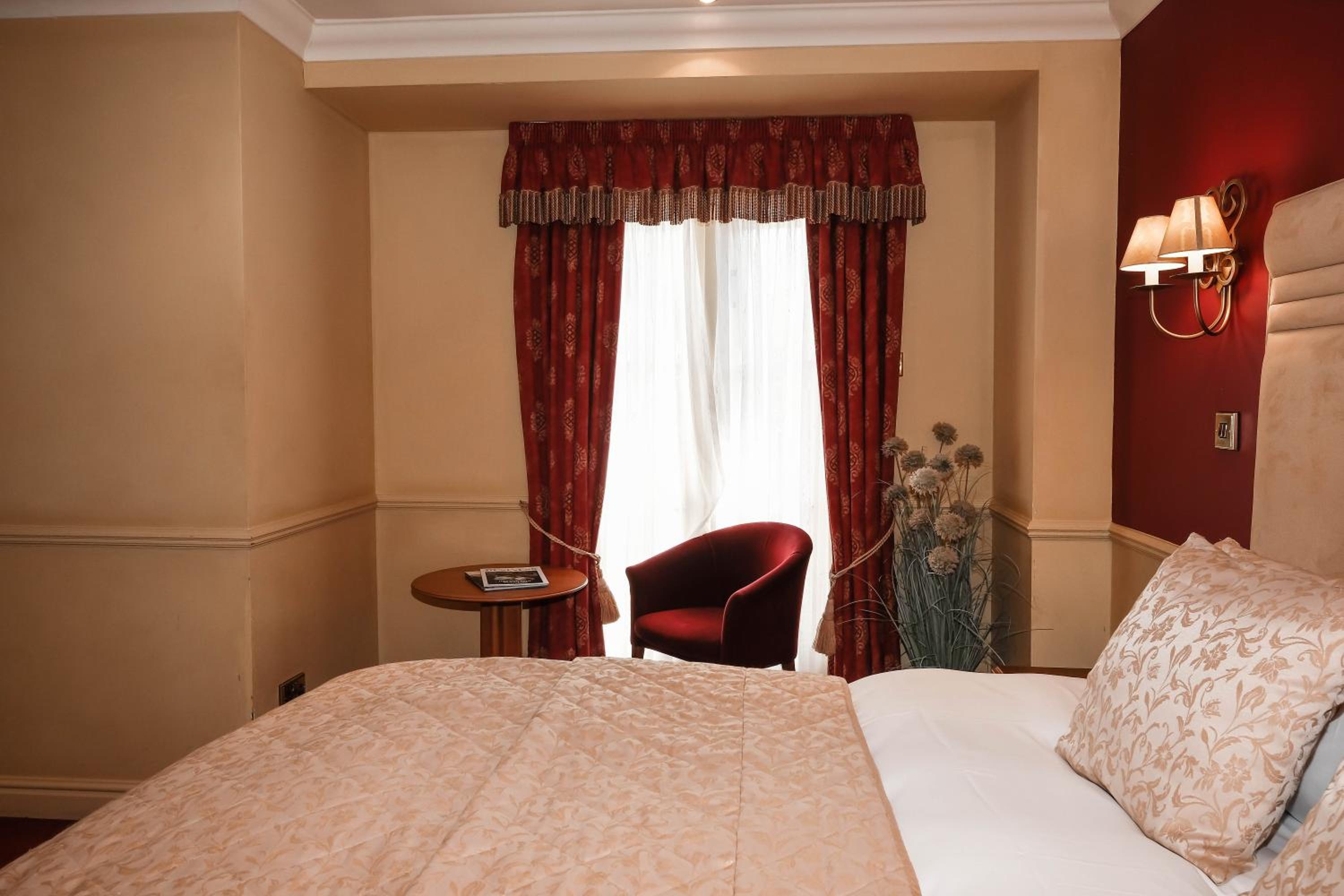 Deluxe Queen Room photo 1
