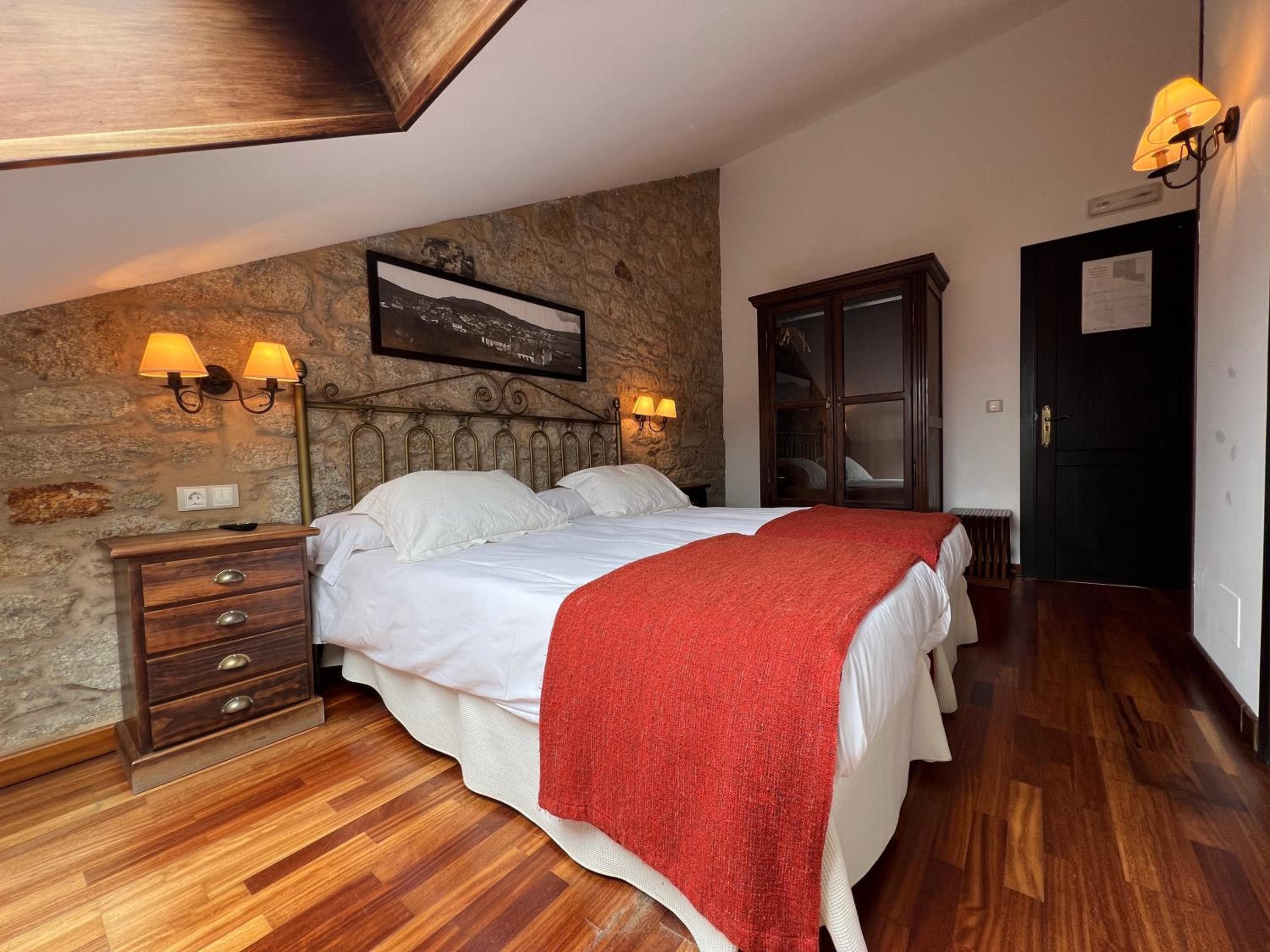 Standard Twin Room photo 2