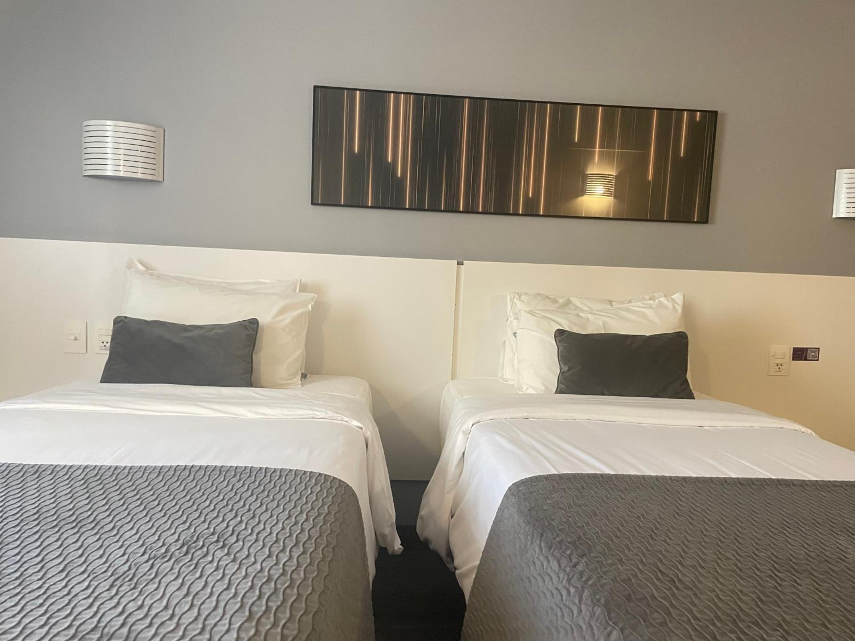 Superior Twin Room with Sea View - Photo 2