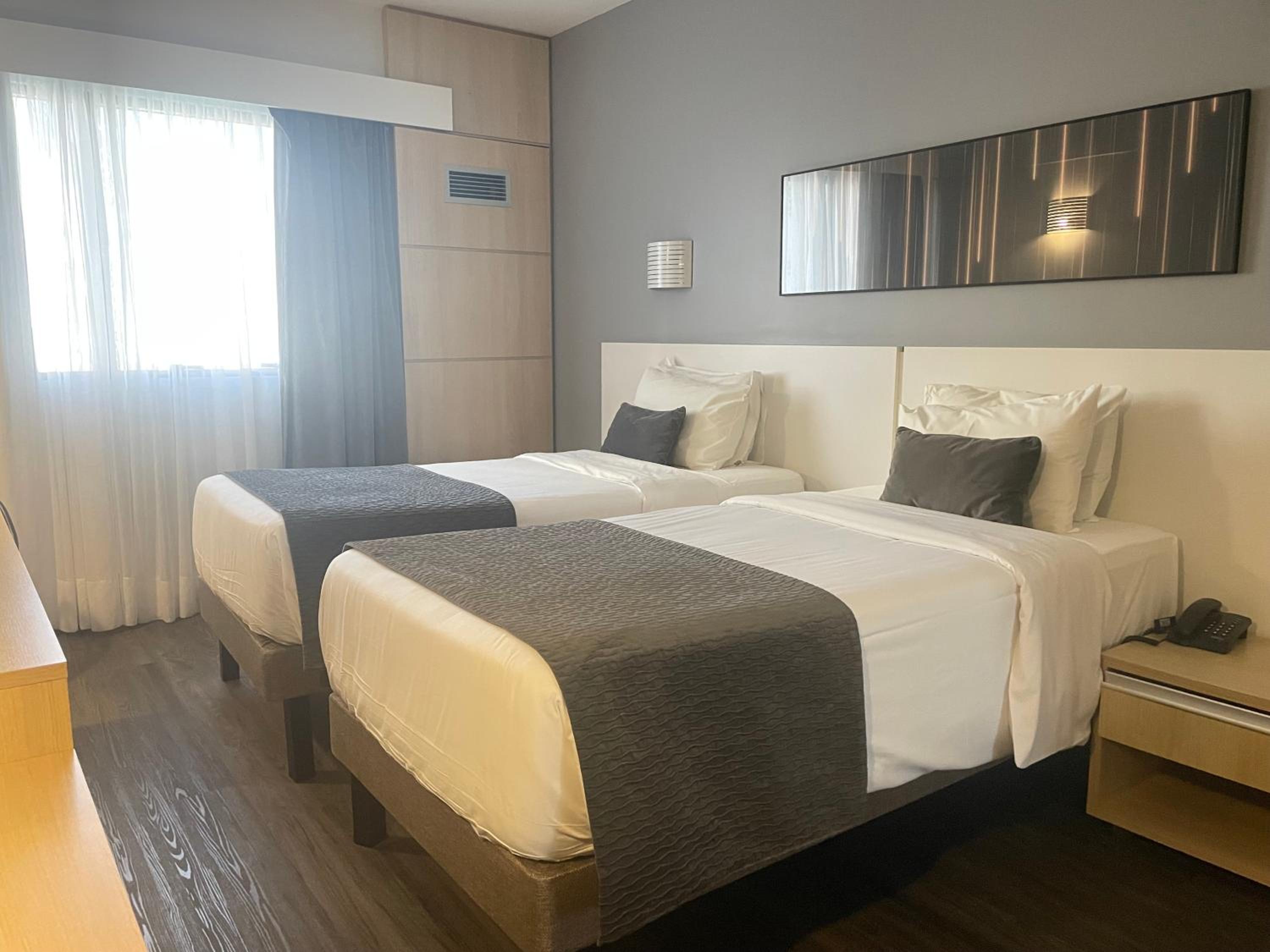 Superior Twin Room with Sea View - Photo 1
