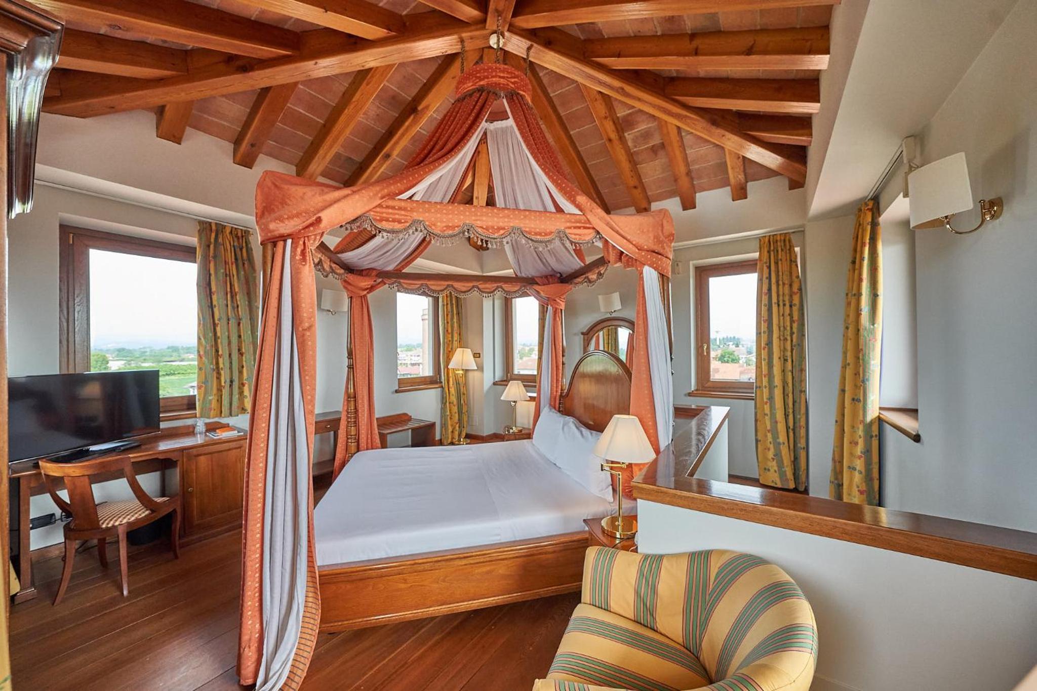 Suite with Garden View photo 1