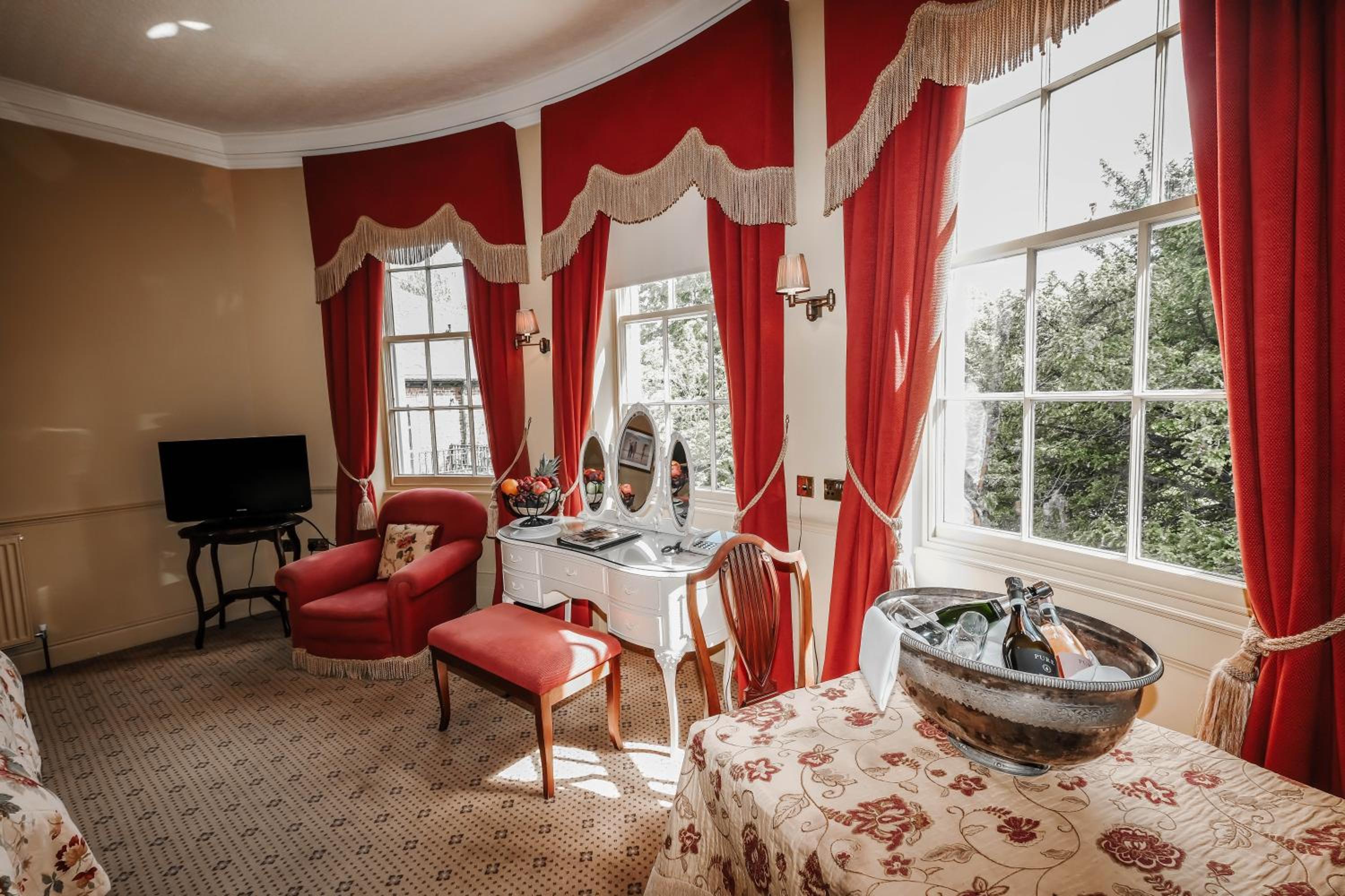 Queen Suite - Photo 7