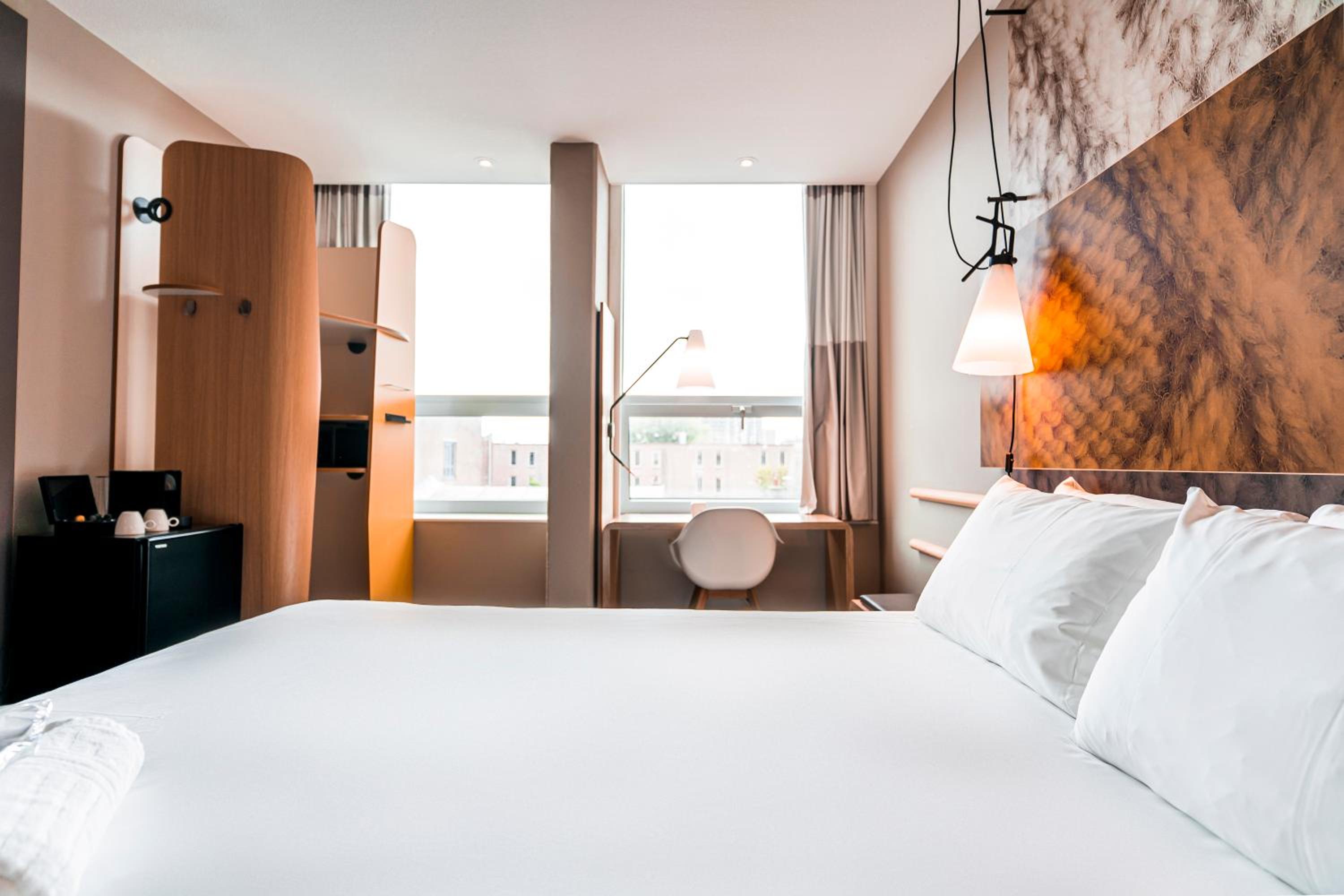 Premium Double Room - Photo 12