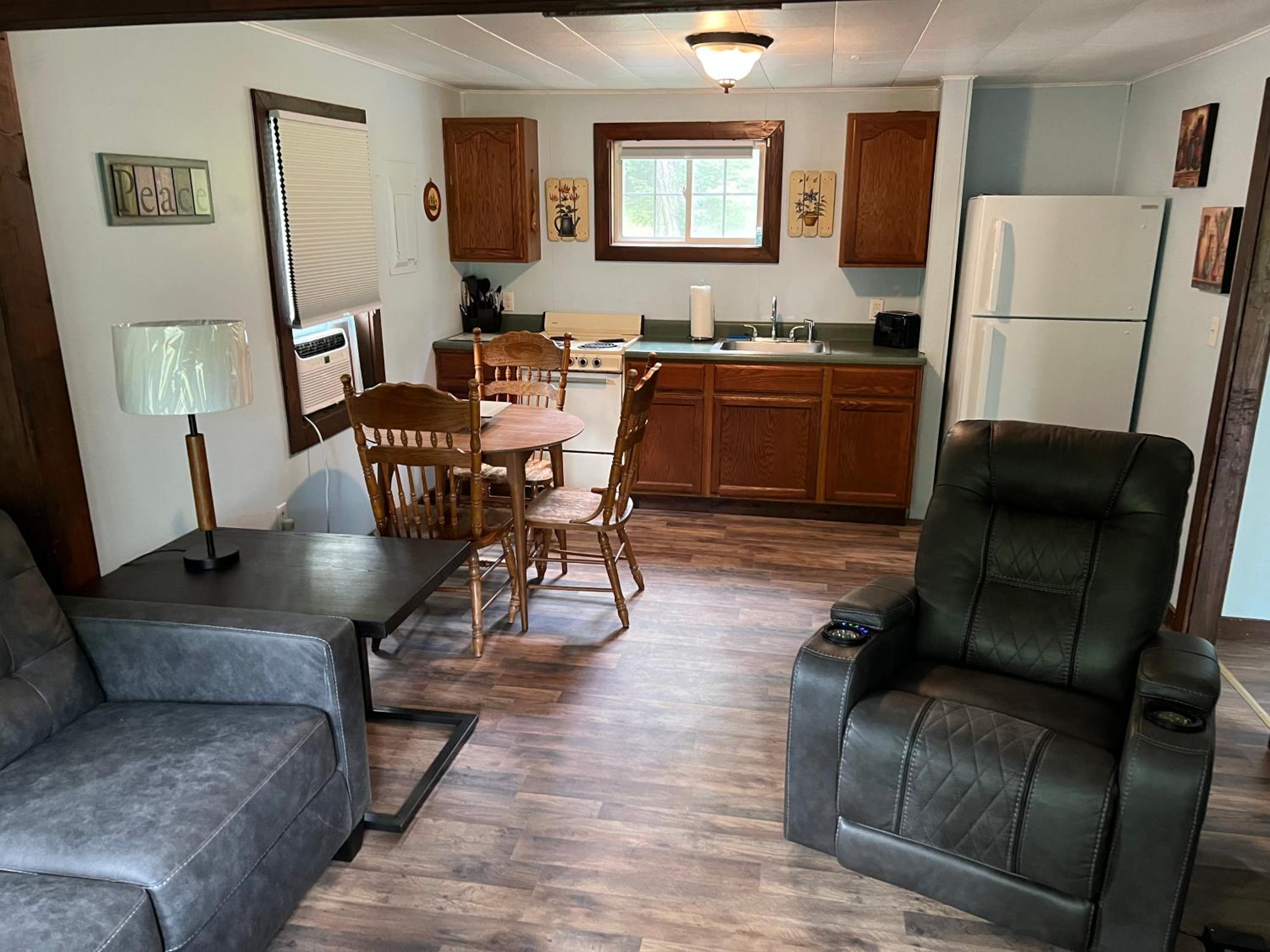 Family Room with Bathroom photo 2