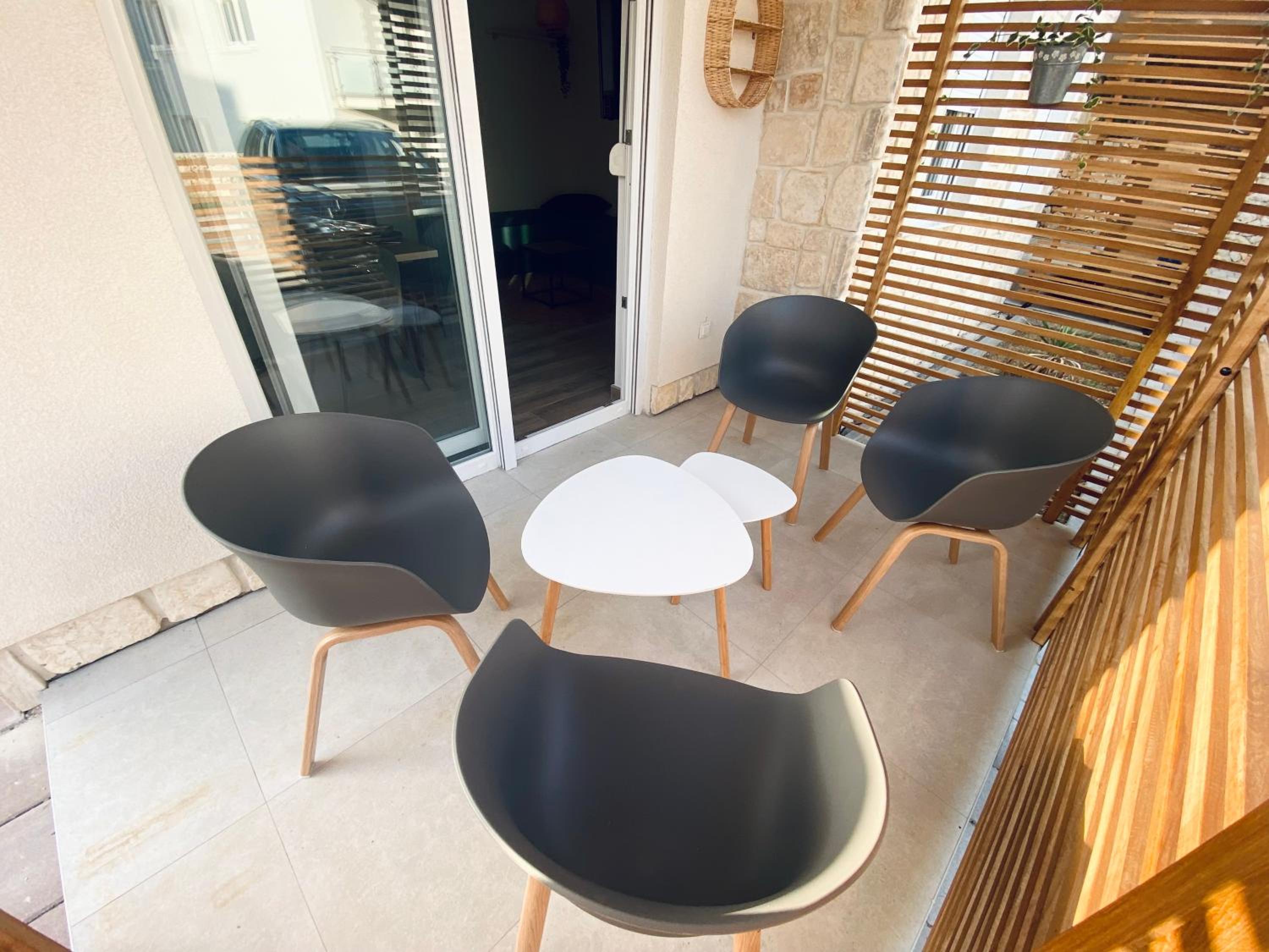 Apartment with Terrace photo 2