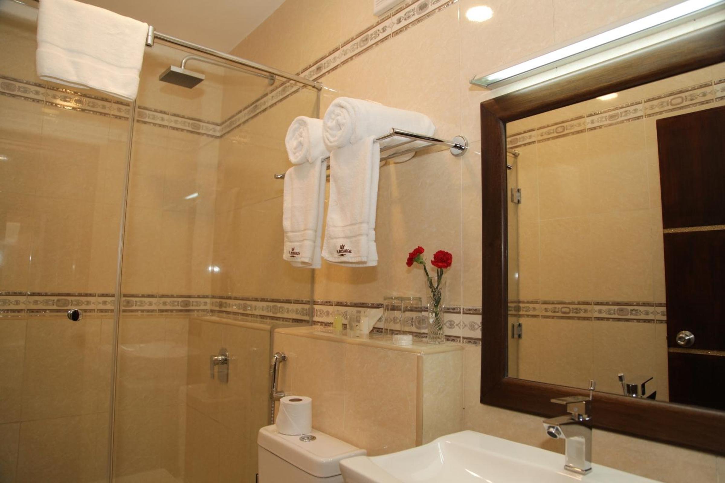 Standard  Double Room - Photo 6