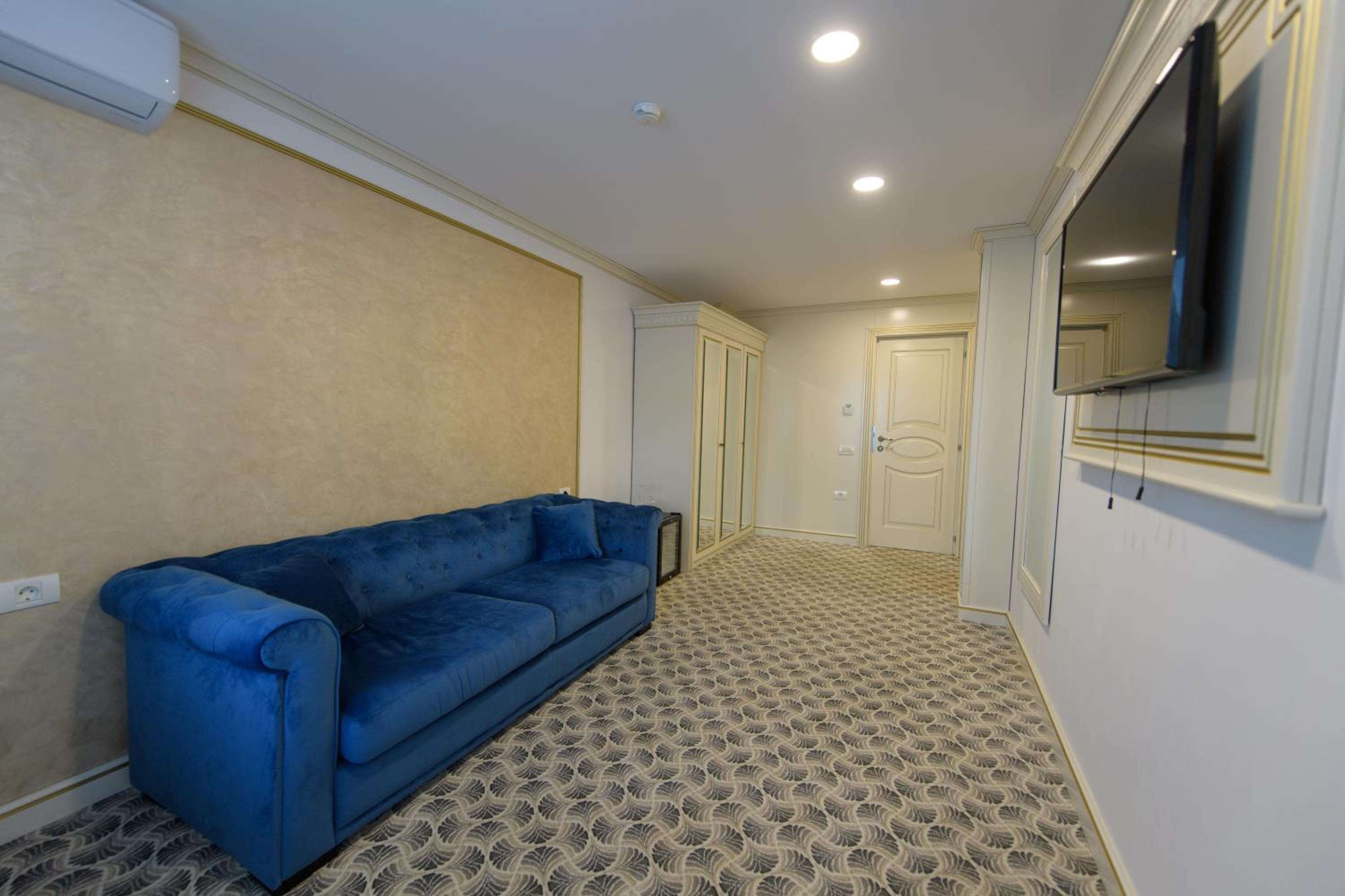 Apartment with Pool View  - Photo 3