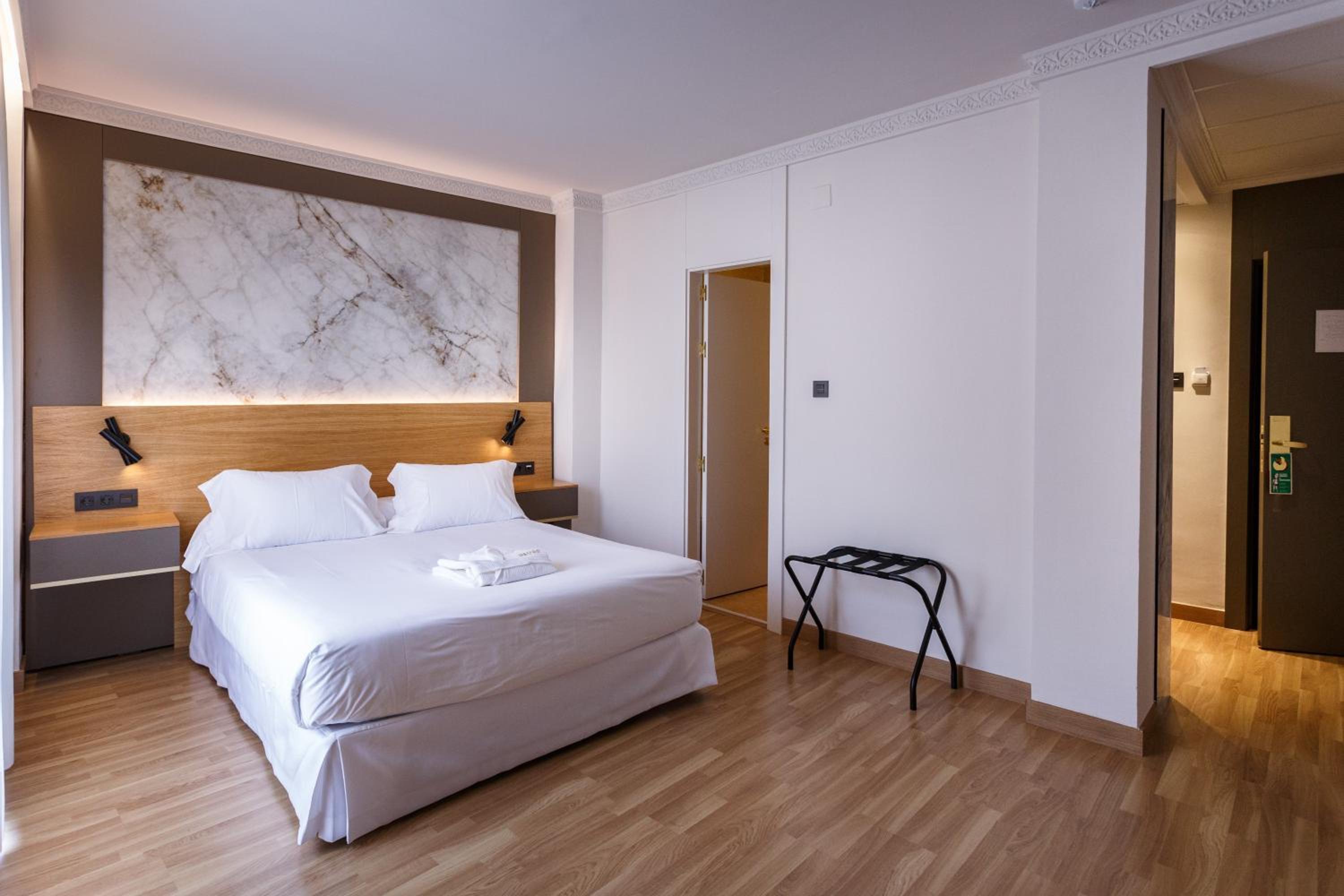 Triple Room - Photo 8