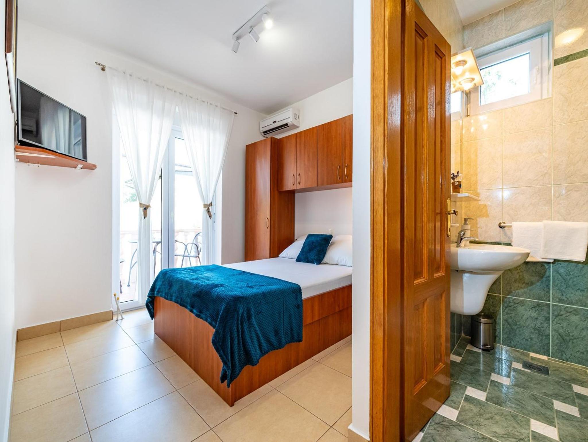 One Bedroom Apartment With Balcony (2 Adults)