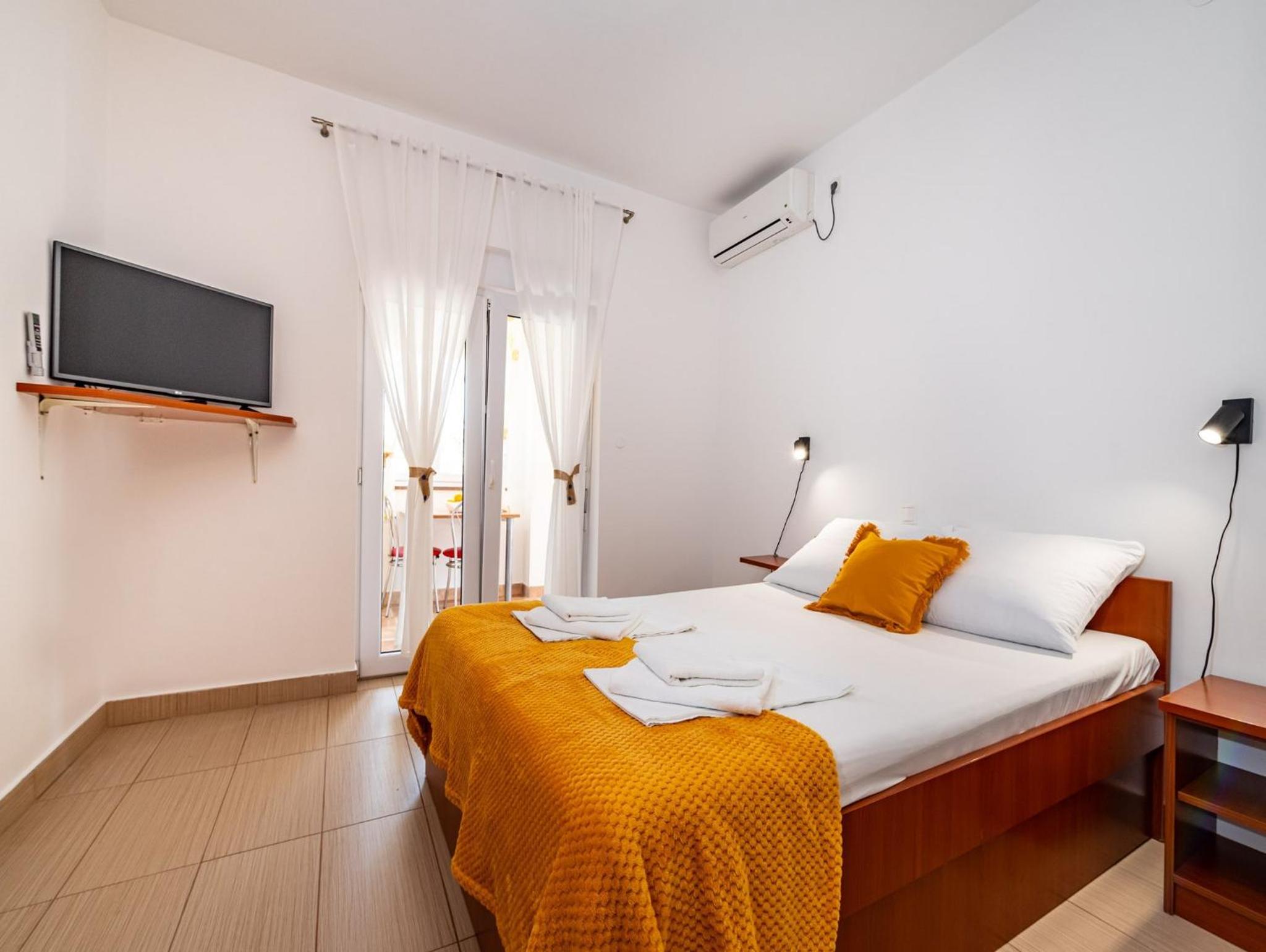 One Bedroom Apartment With Terrace