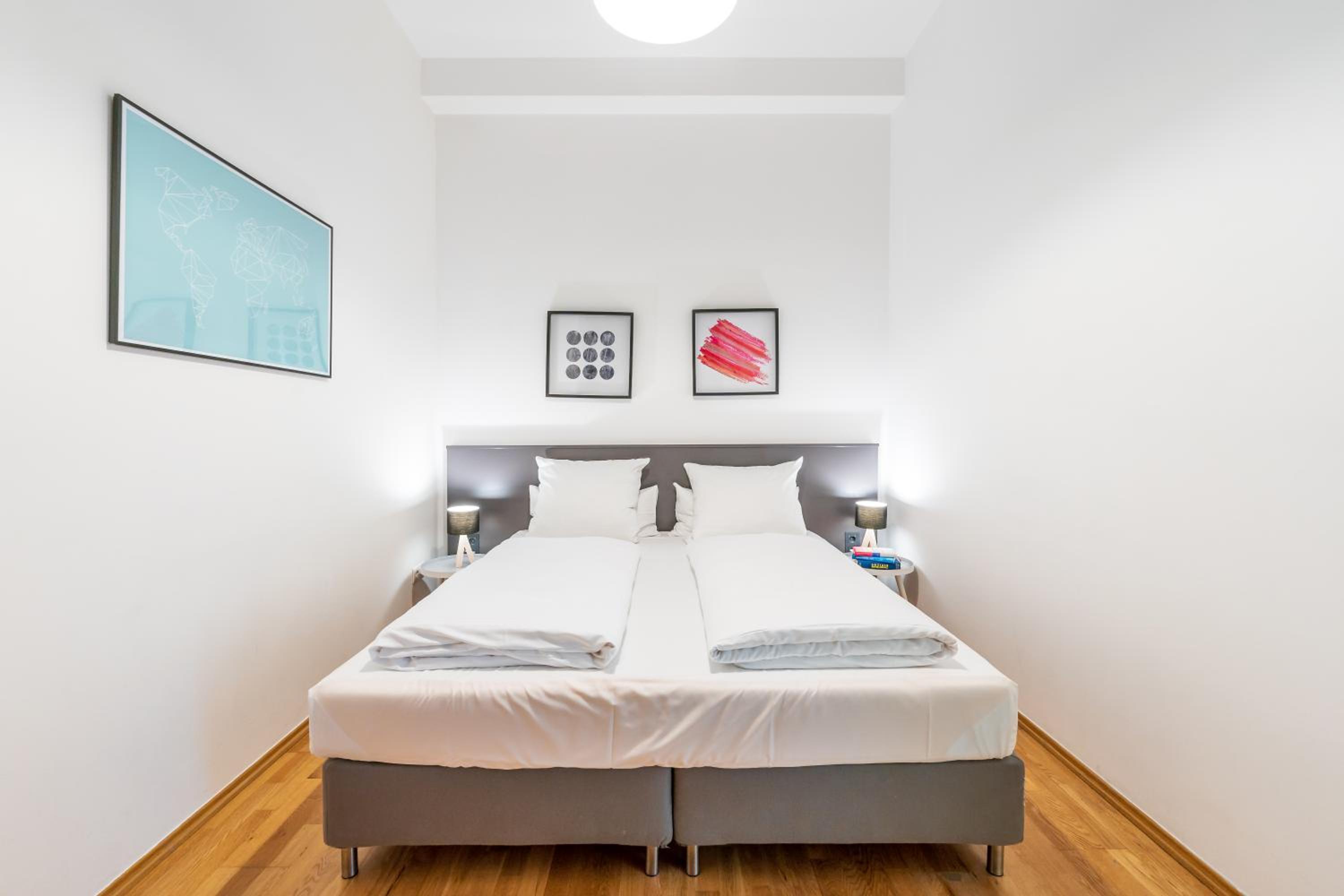 One-Bedroom Apartment with Balcony photo 3