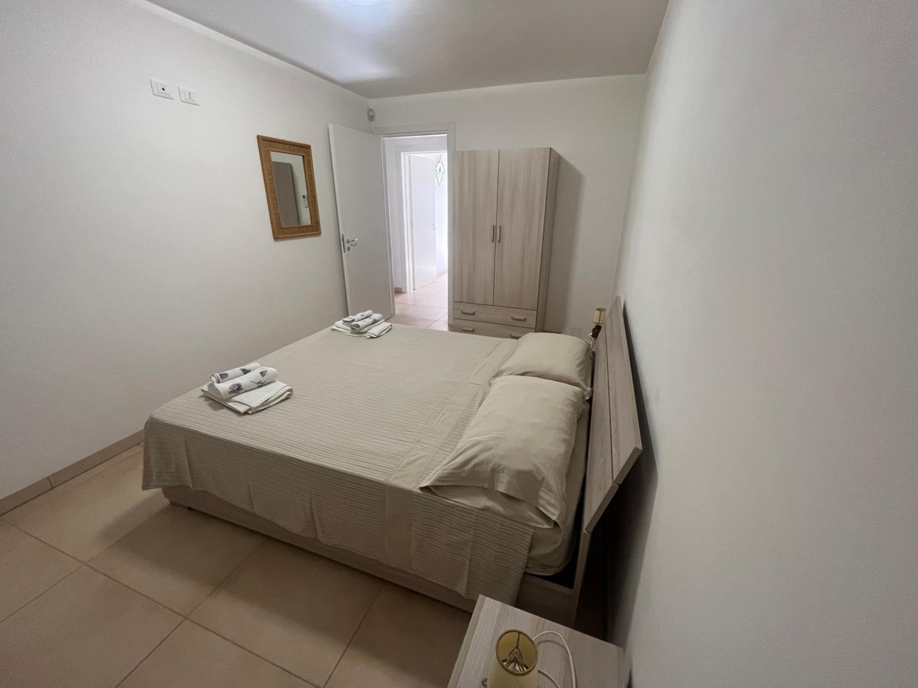 Two-Bedroom House - Photo 1