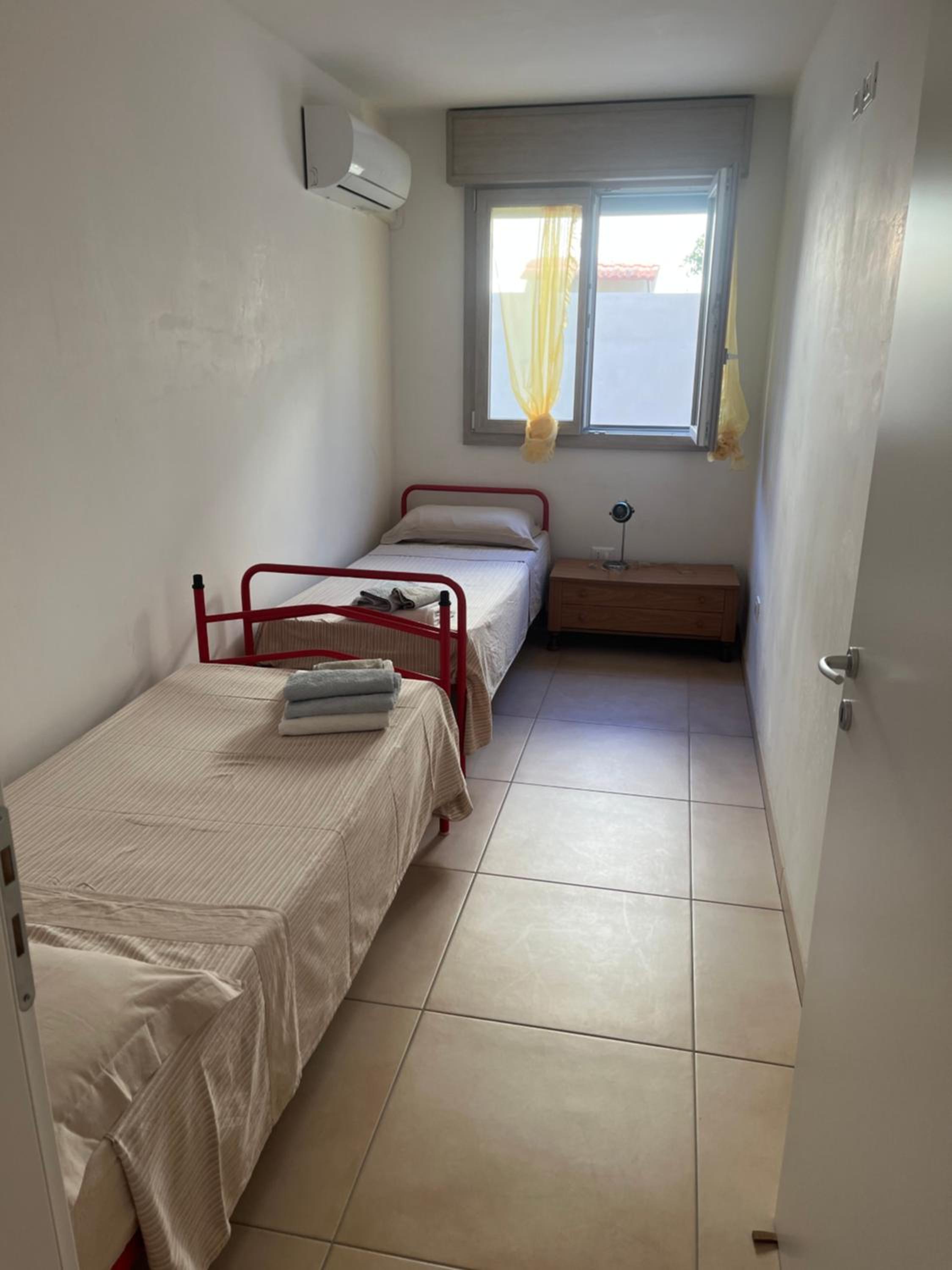 Two-Bedroom House - Photo 3