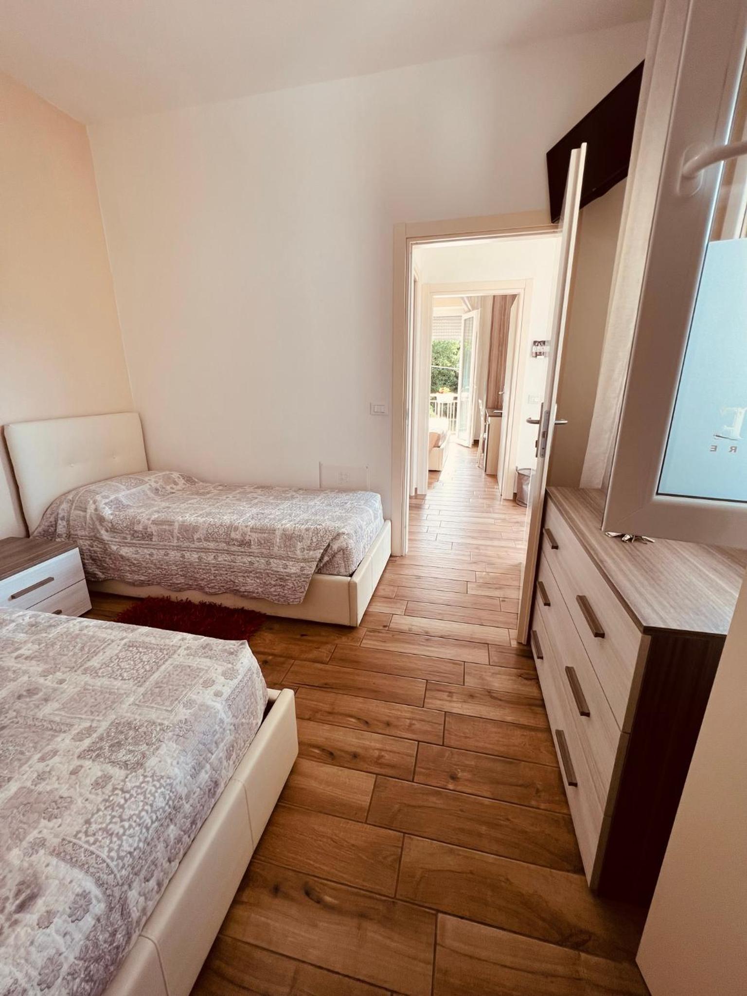 Quadruple Room - Photo 5