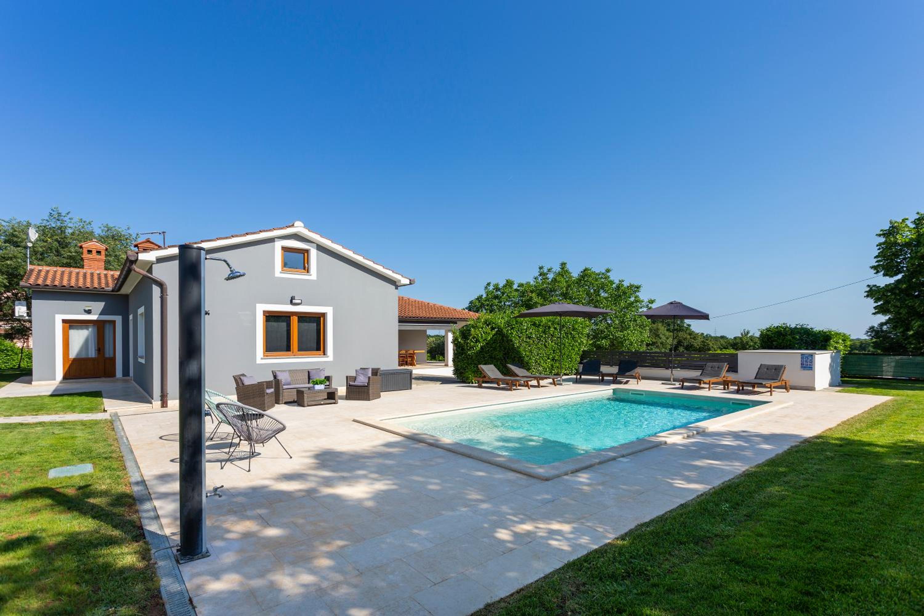 Villa with Private Pool photo 3