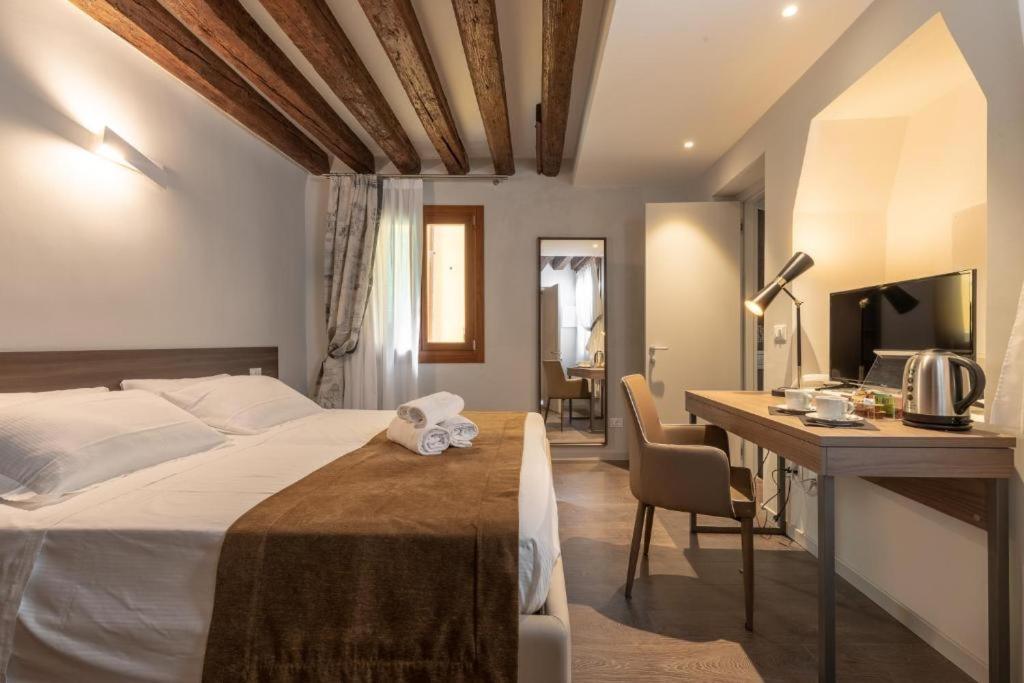 Double or Twin Room photo 1