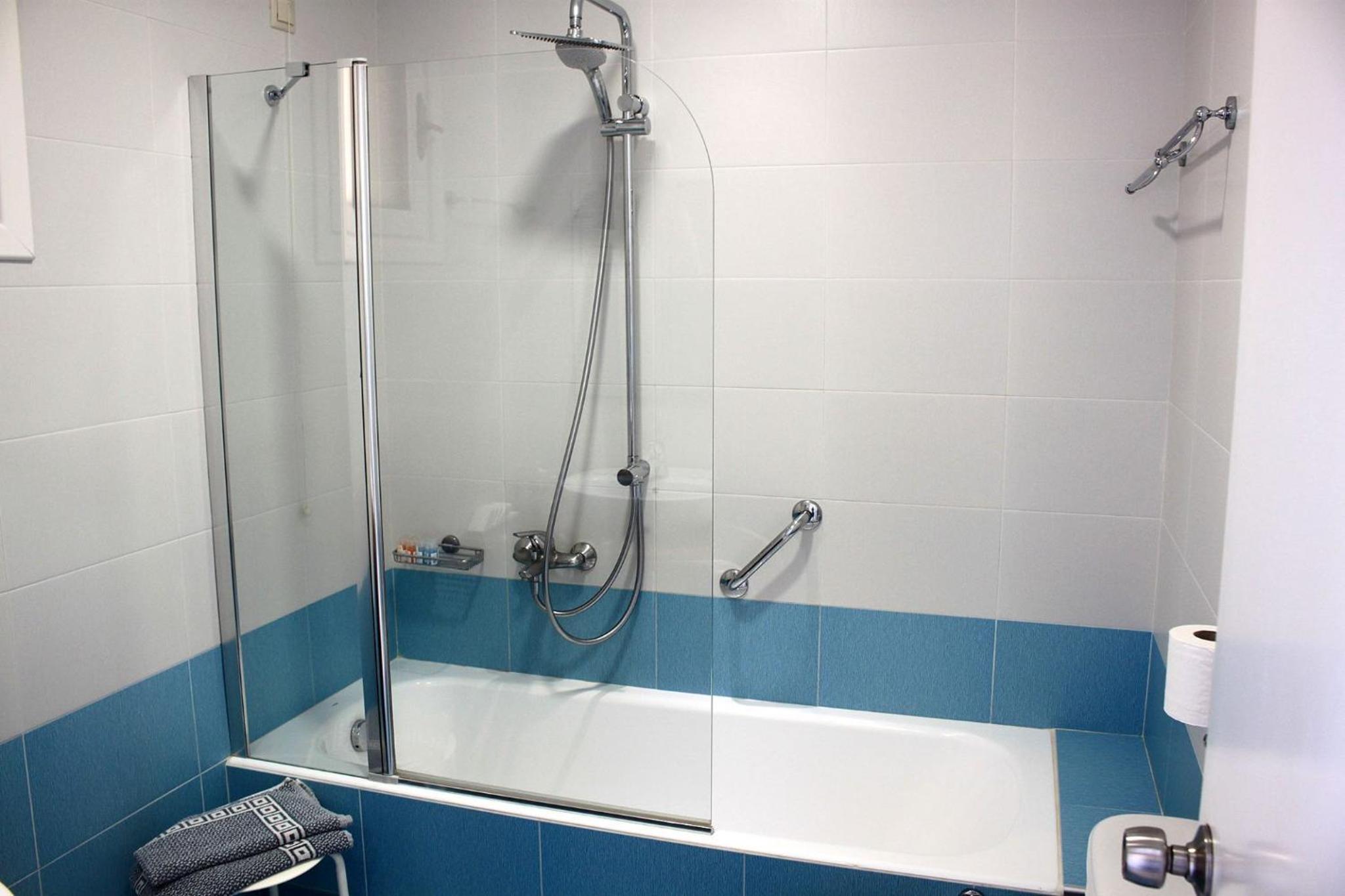 Deluxe Twin Room with Sea View photo 3