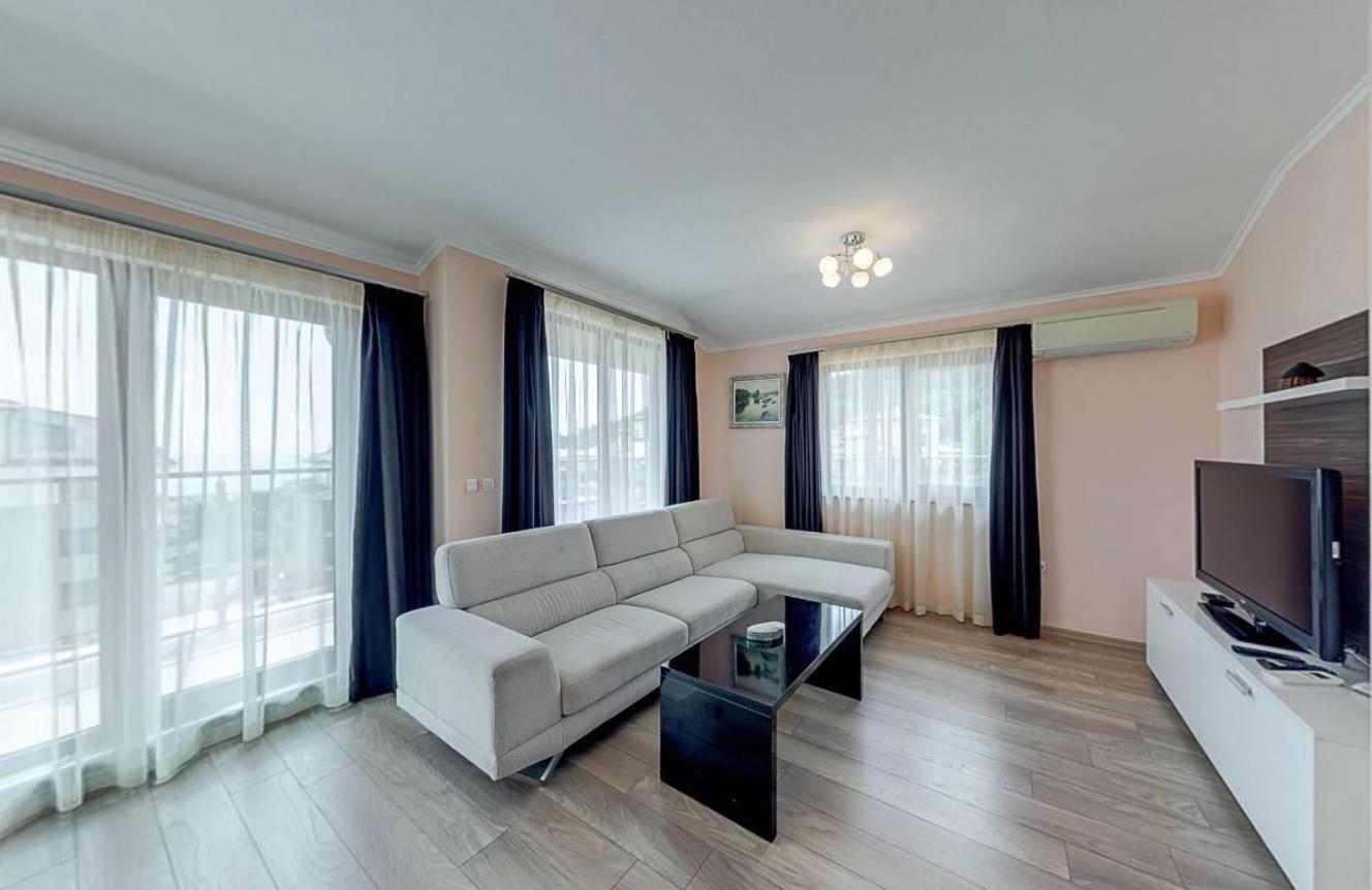 Executive Two-Bedroom Apartment  photo 2