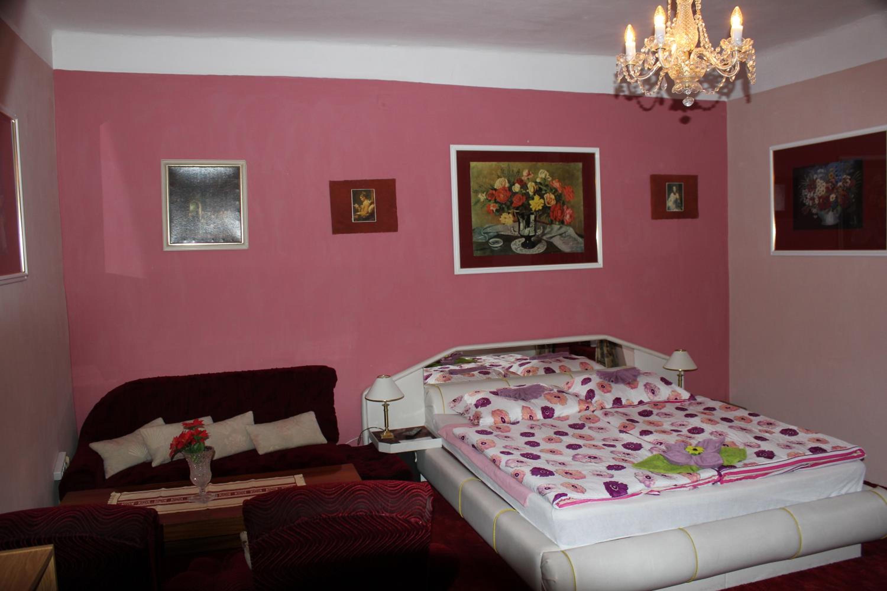 Double Room - Photo 5