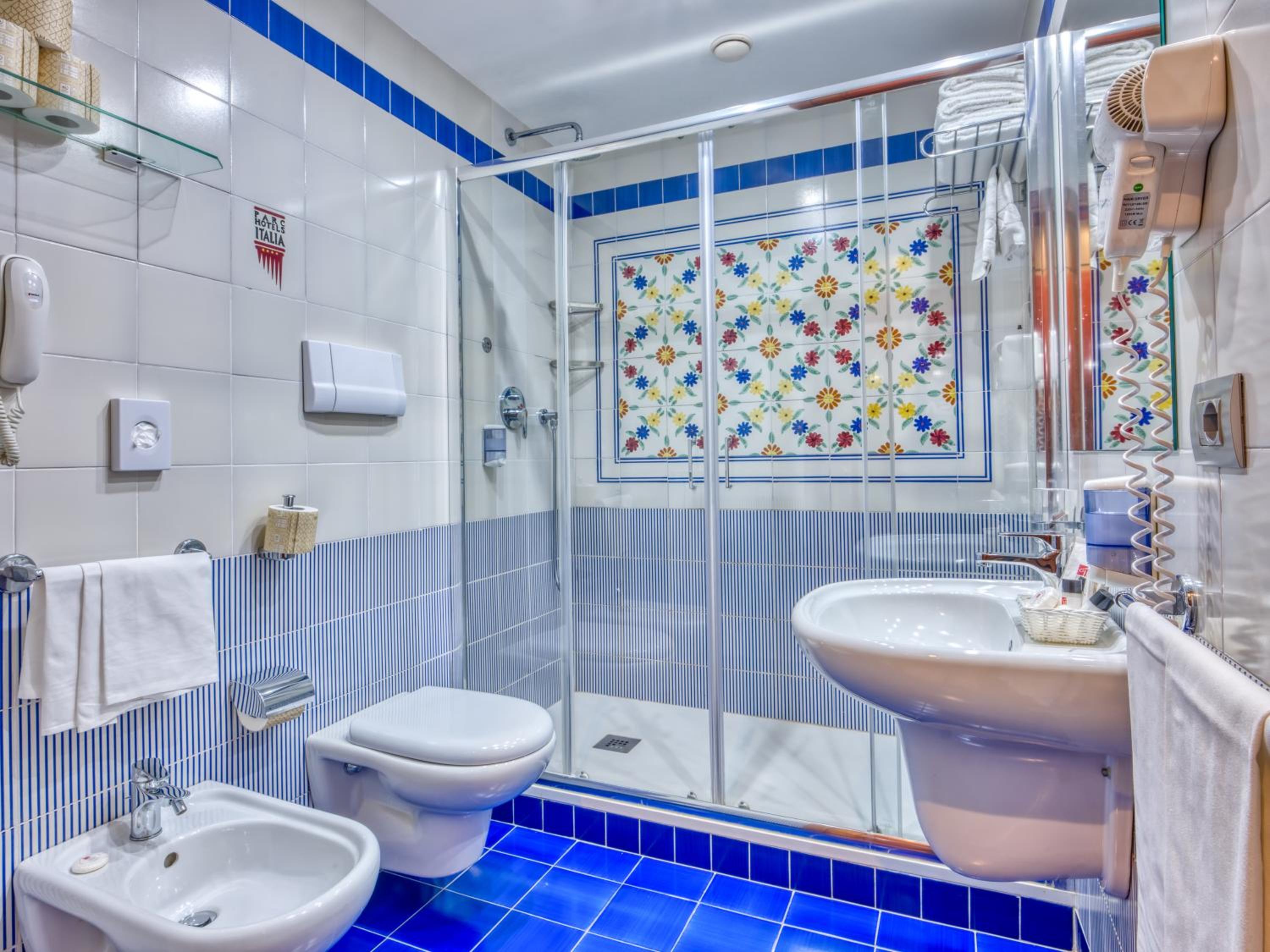 Deluxe Double or Twin Room with Balcony - Photo 4