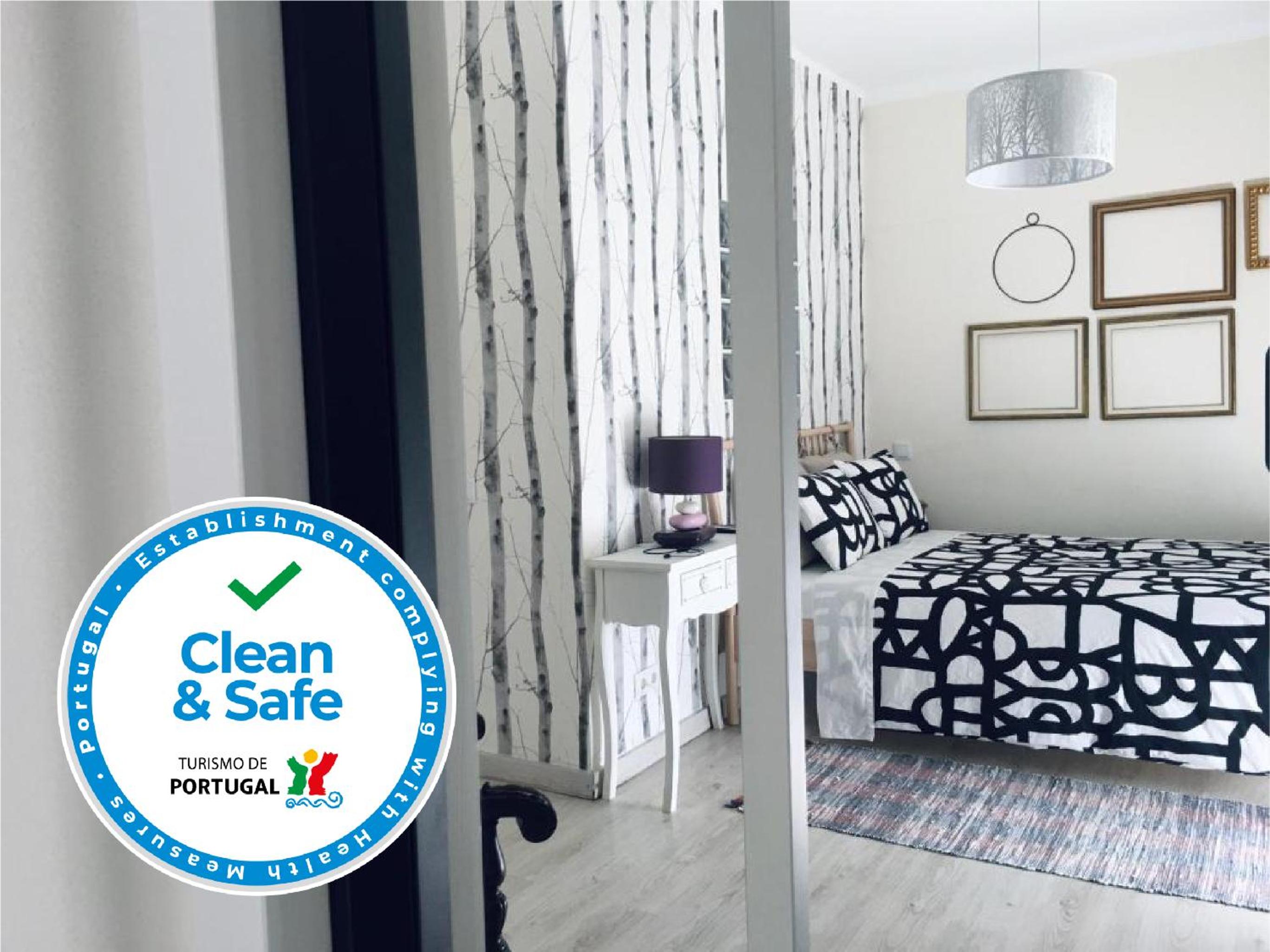 Double Room with Balcony - Photo 6