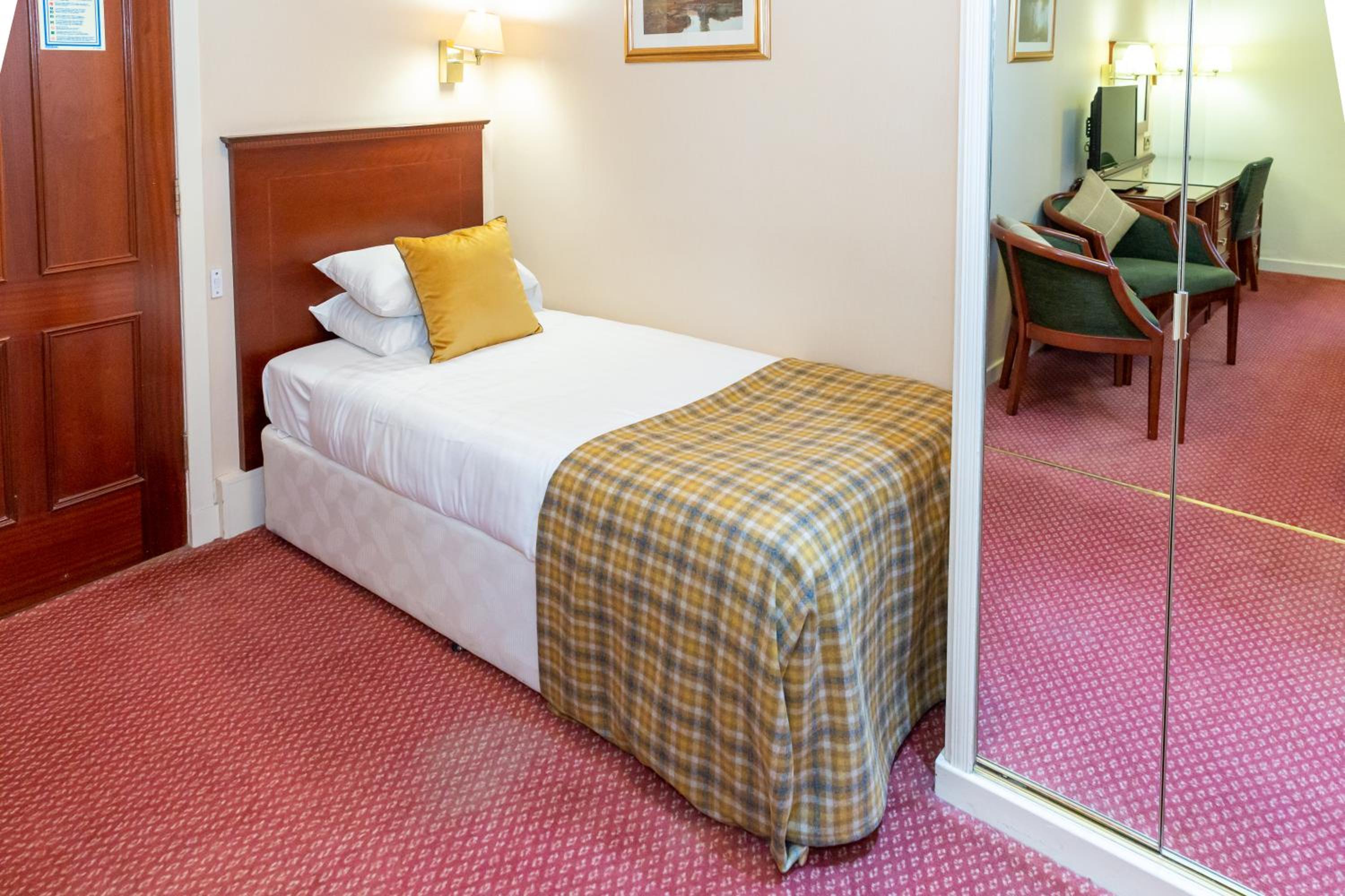 Triple Room - Photo 2