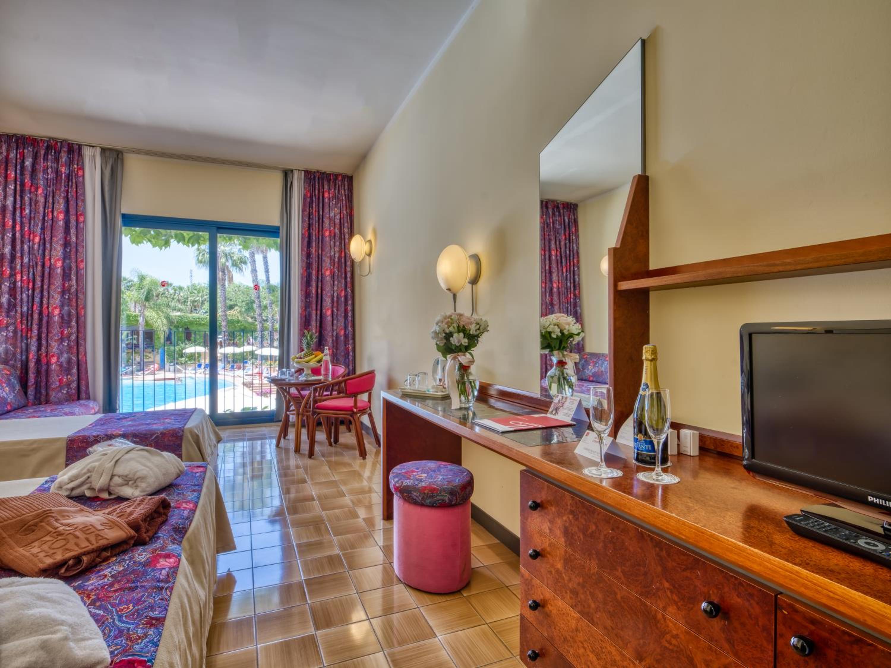 Standard Triple Room - Photo 7