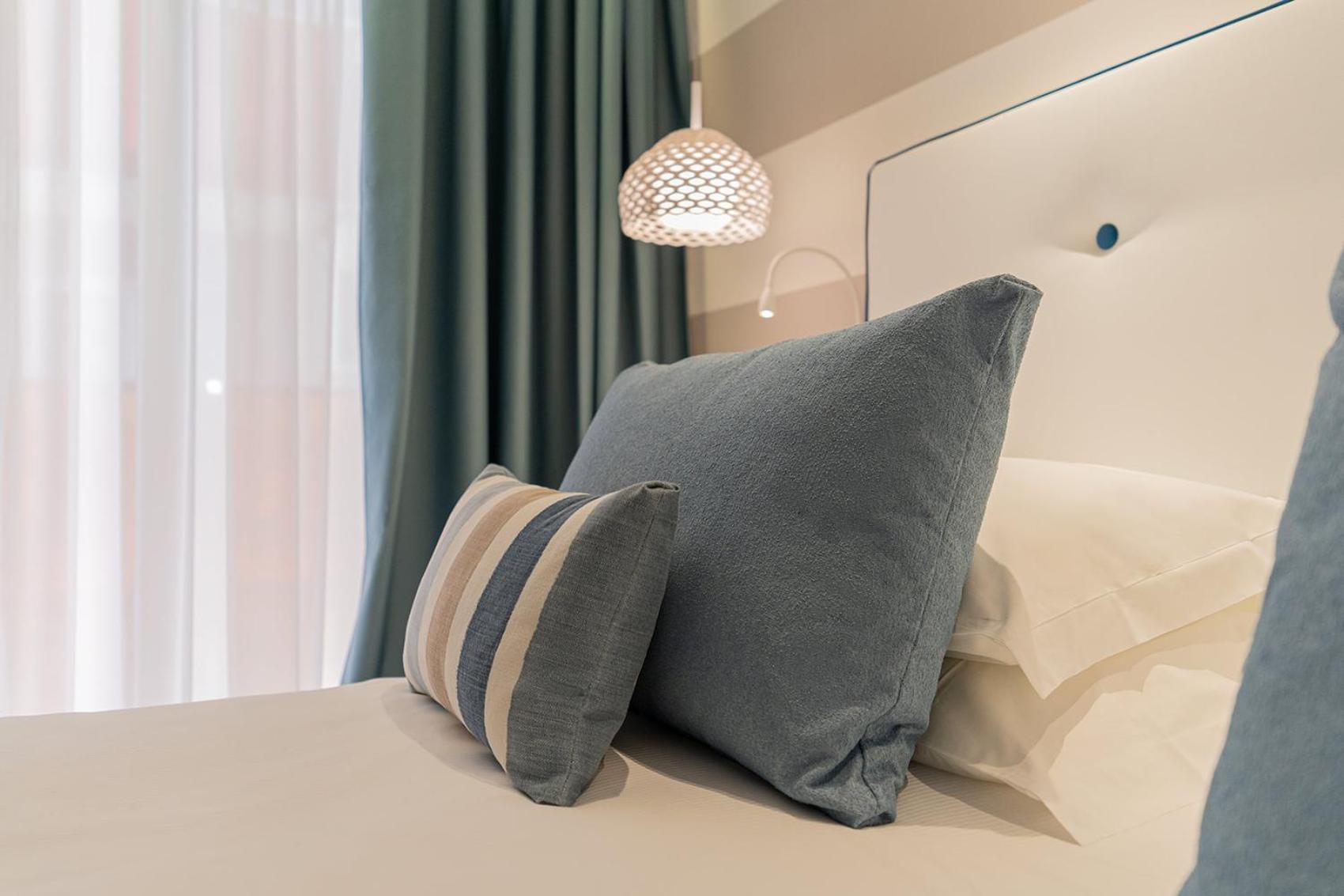 Comfort Double Room with Partial Sea View photo 3