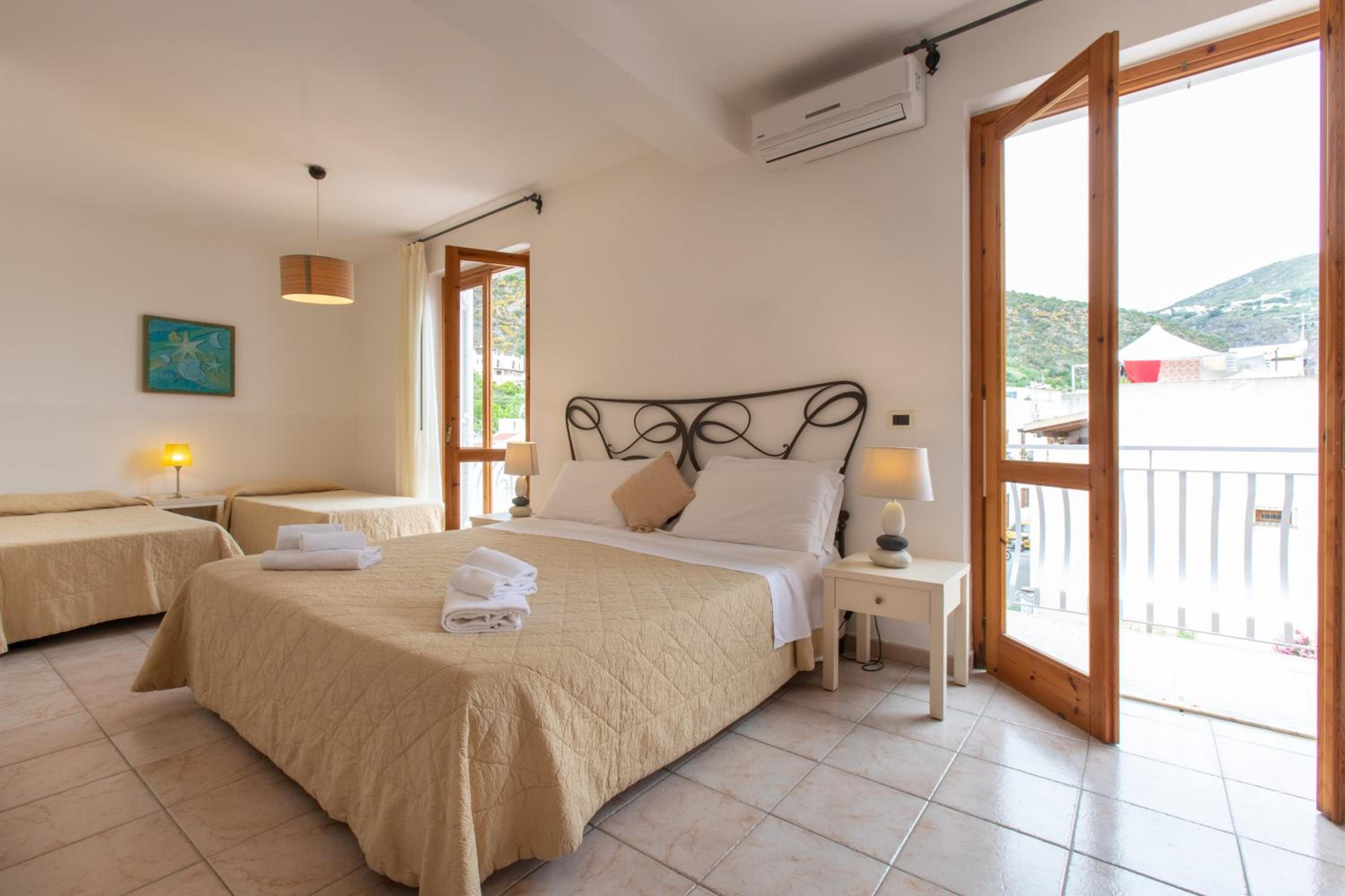 Quadruple Room - Photo 10