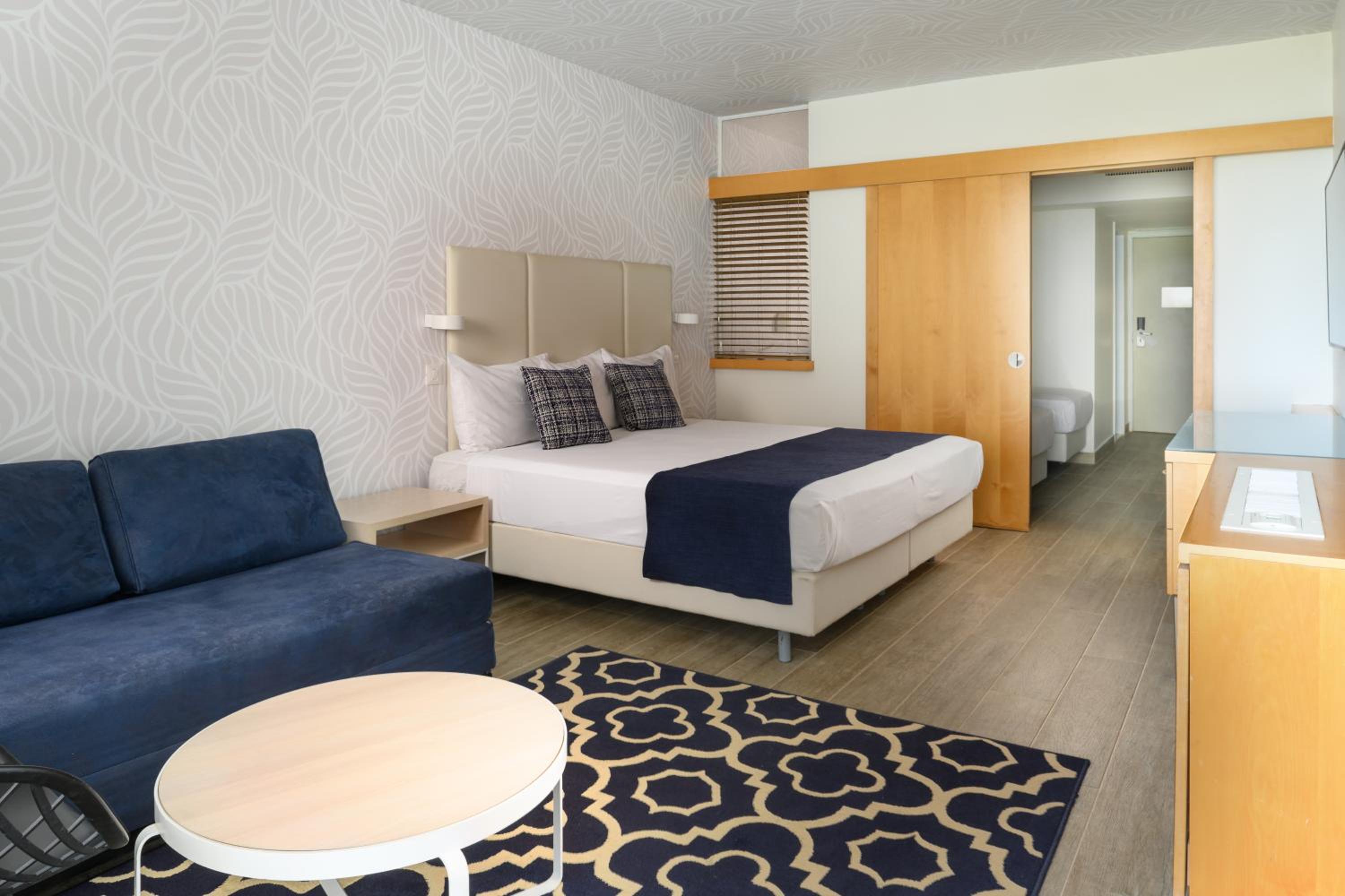 Olympic Family Room - Photo 2