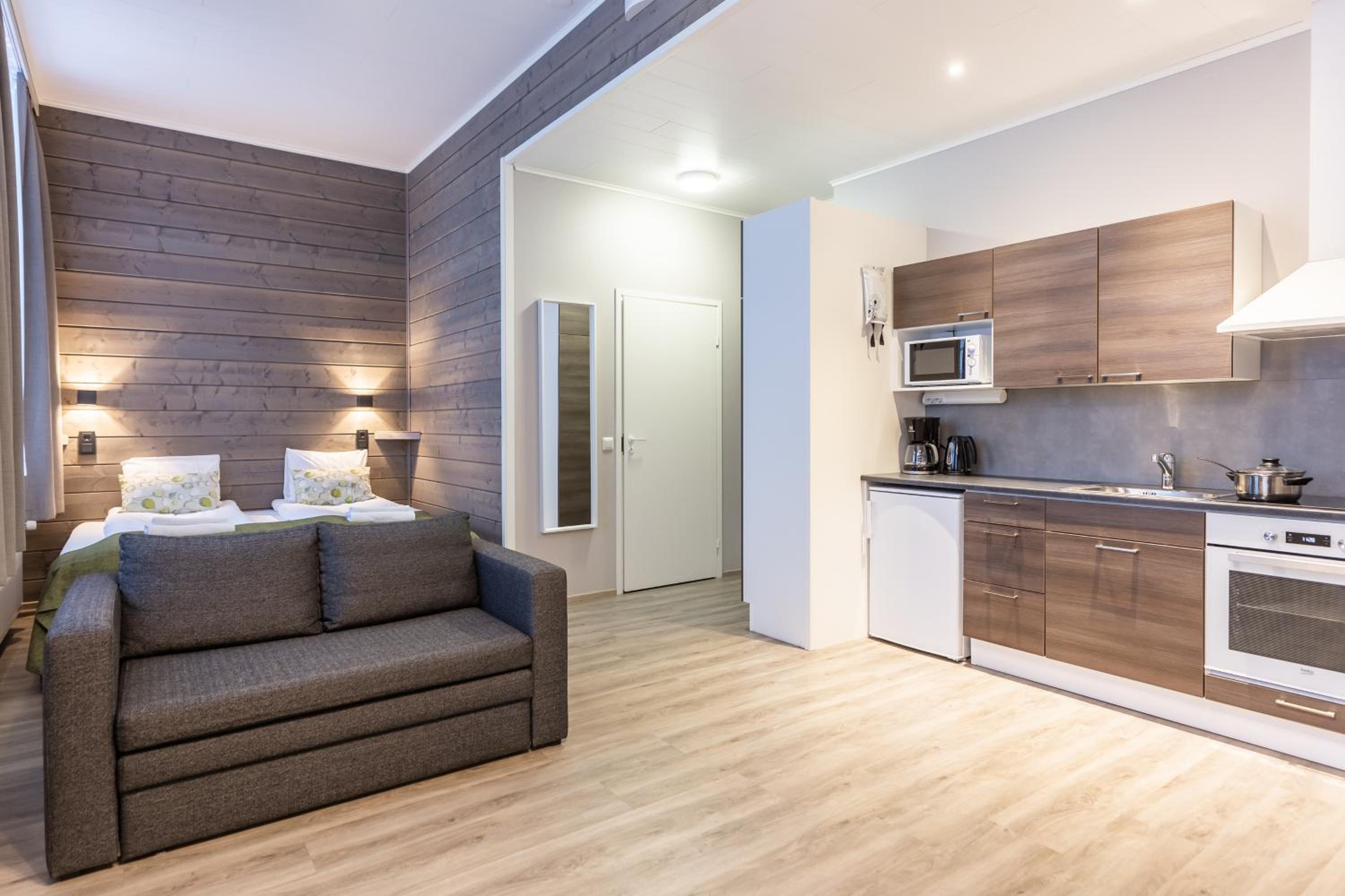 Suite - Photo 15