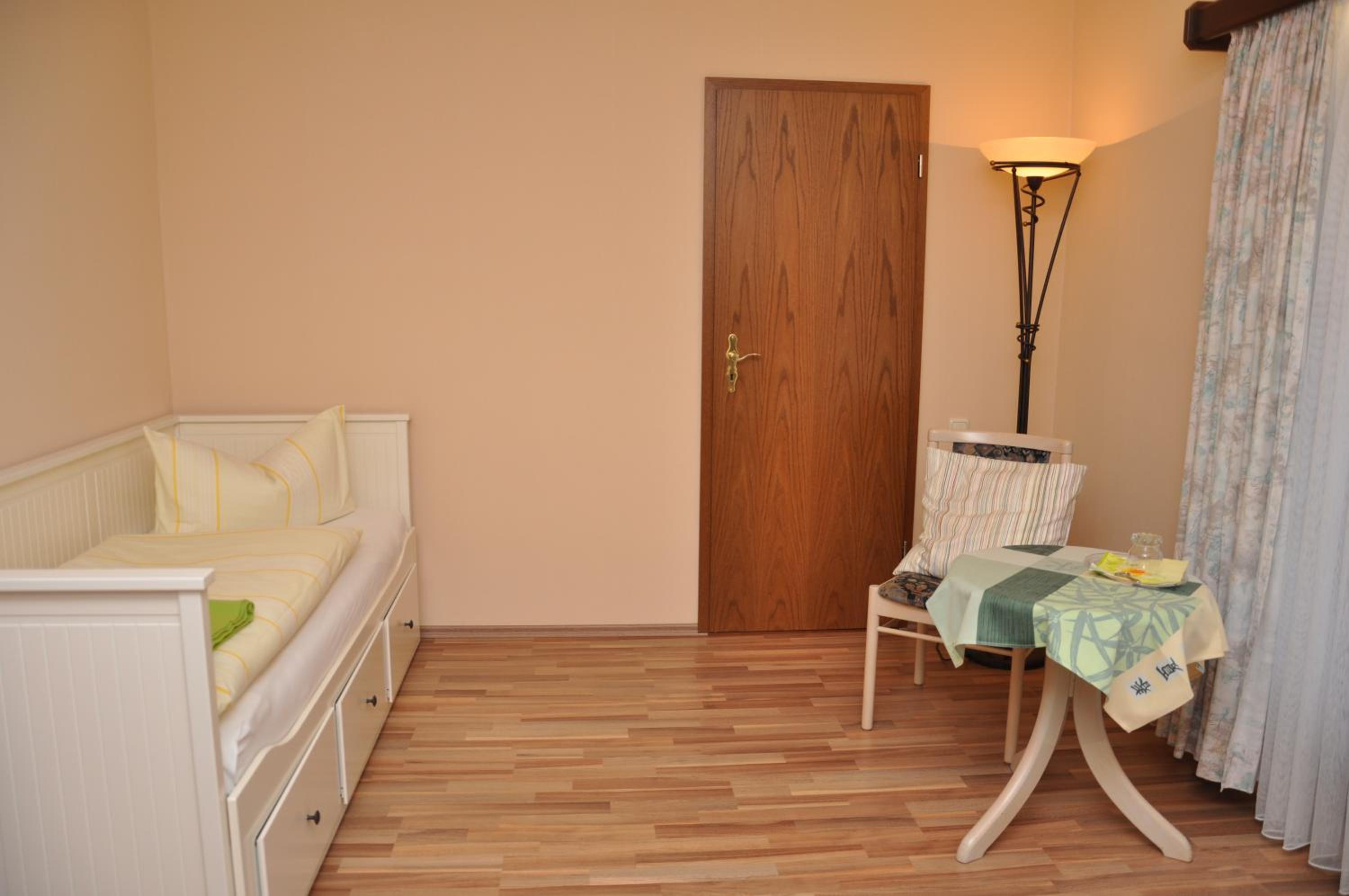 Single Room with Balcony photo 2
