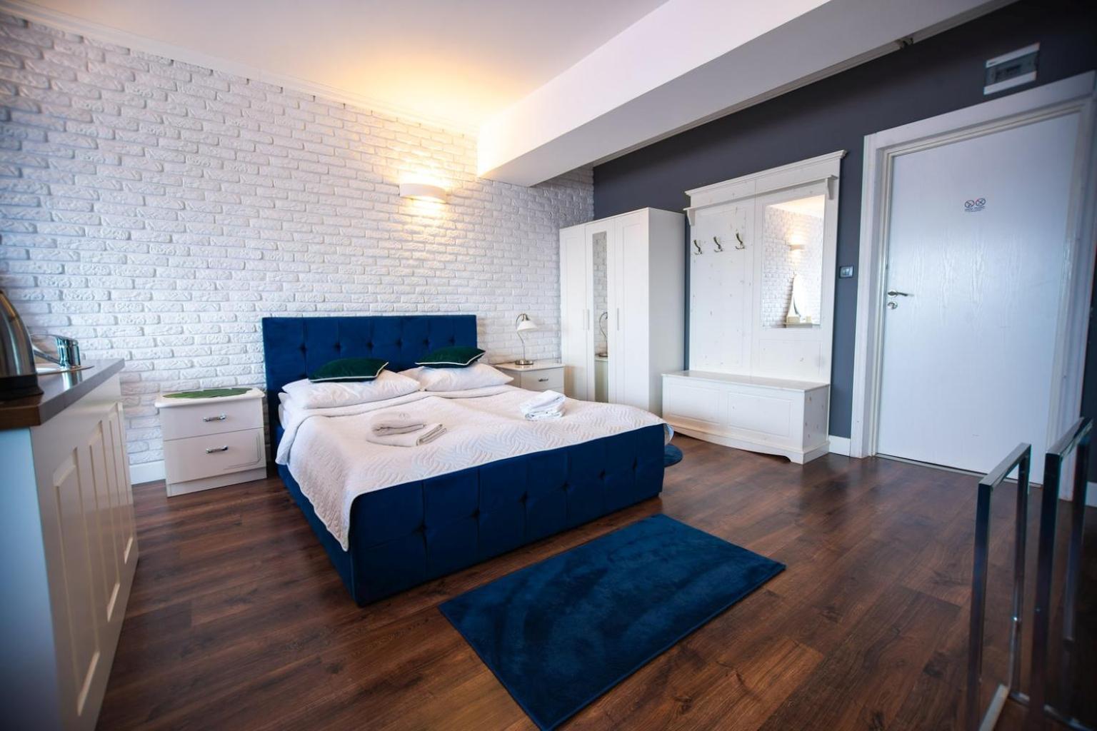 Deluxe Family Room - Photo 2