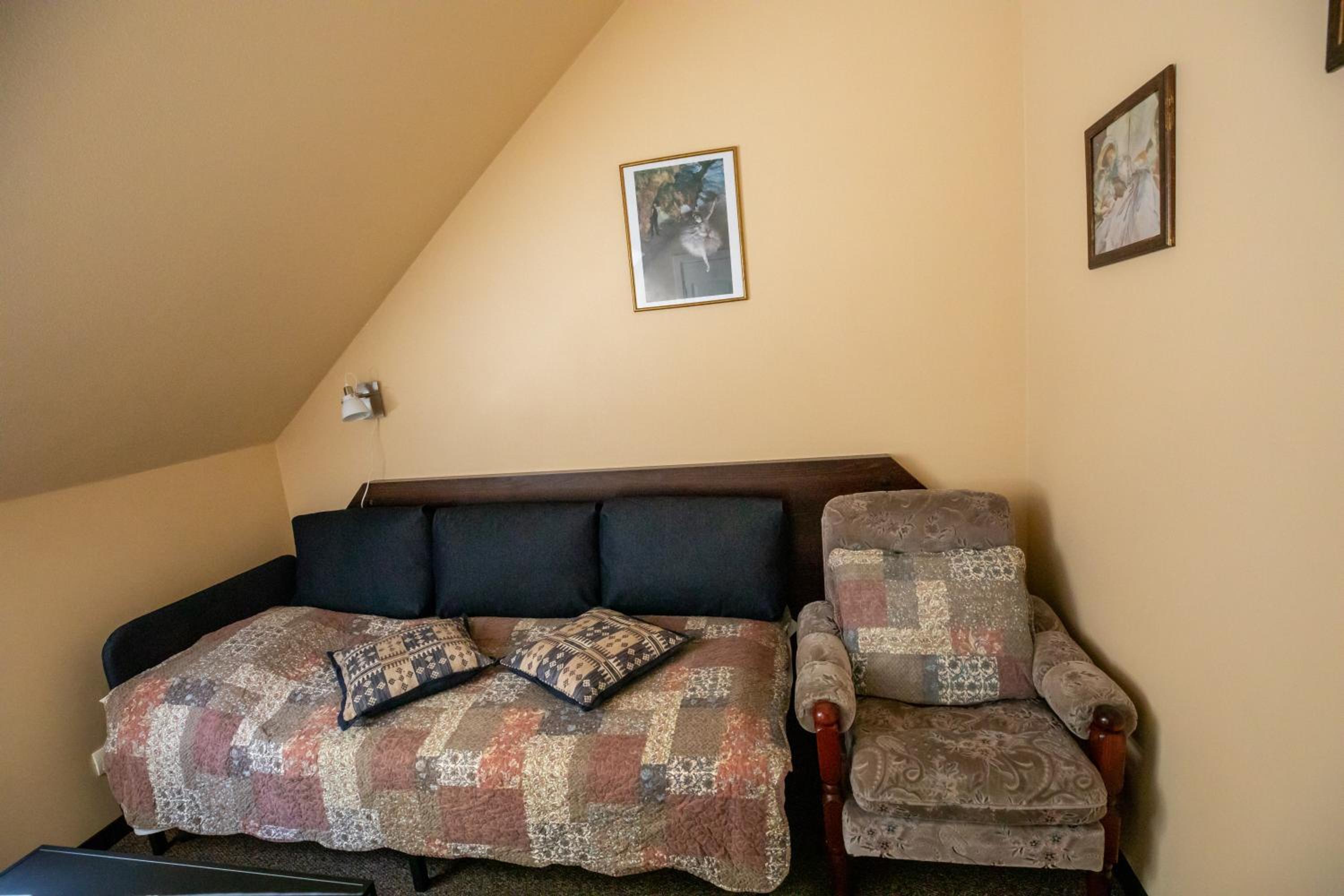 Small Single Room photo 3