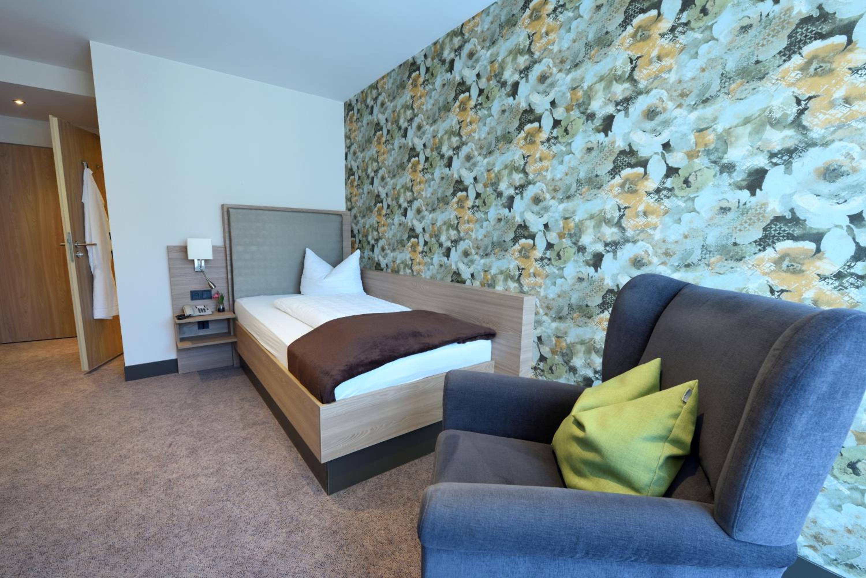 Single Room with Balcony photo 3