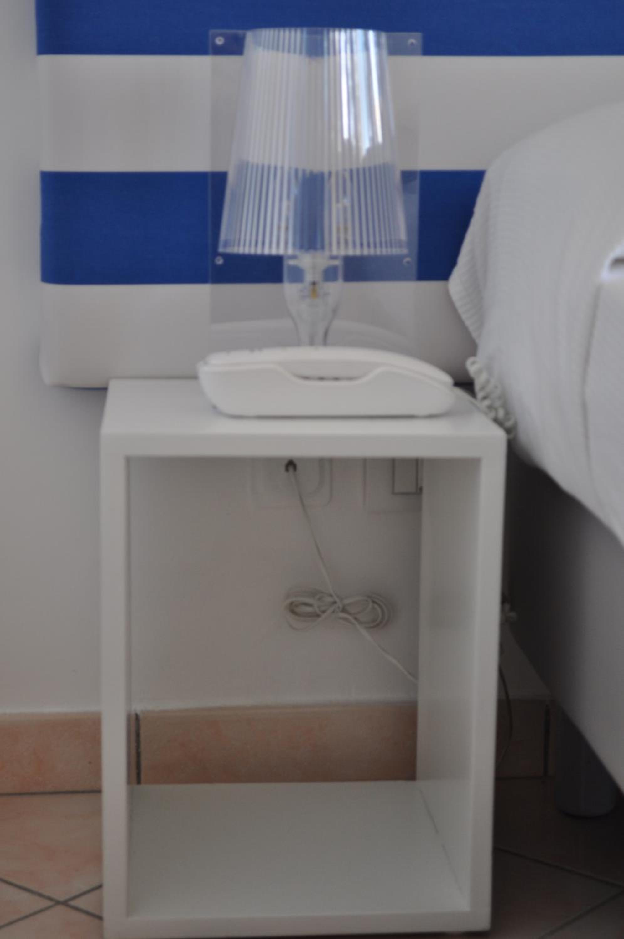 Double or Twin Room with Sea View - Photo 3