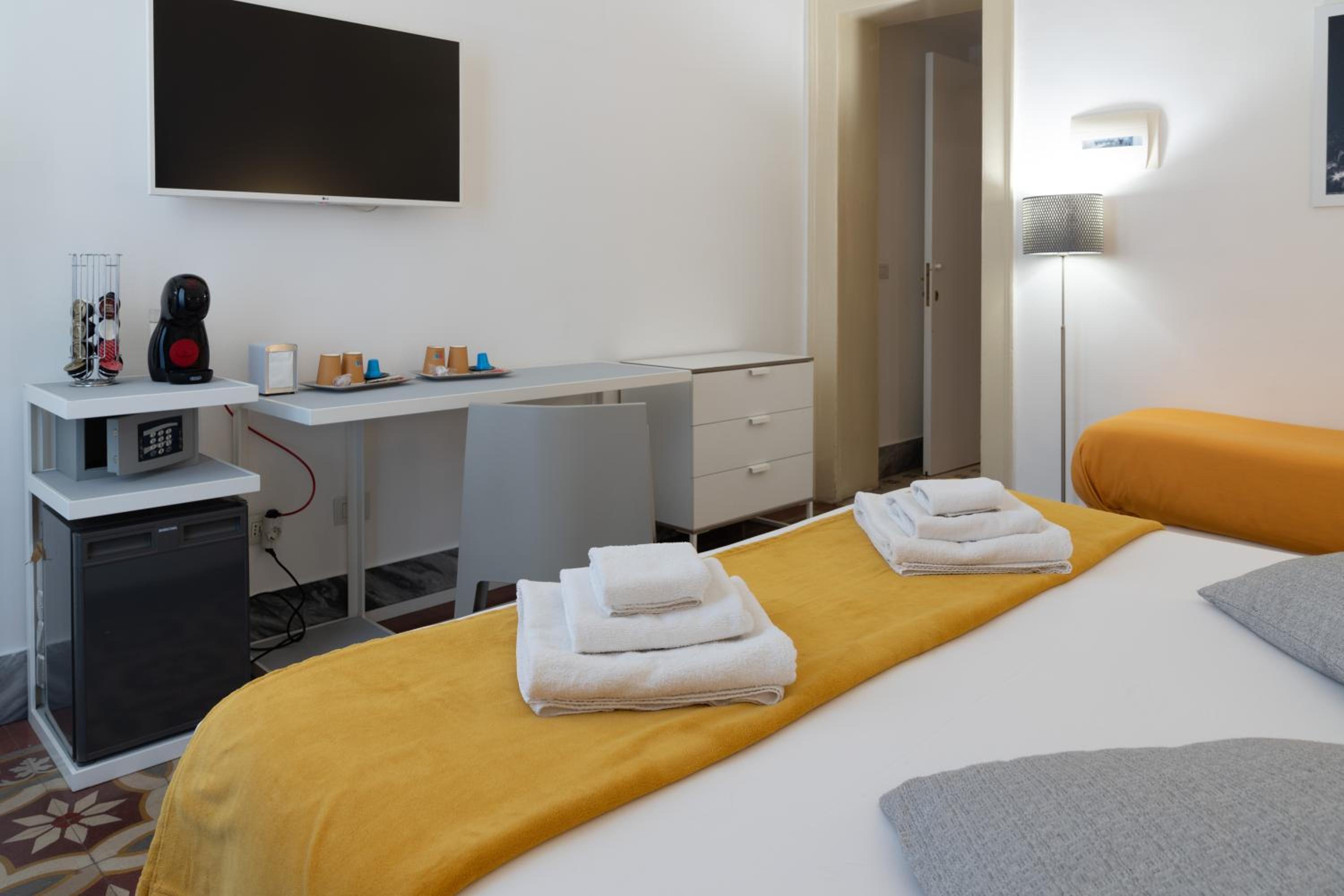 Luxury Triple Room - Photo 9