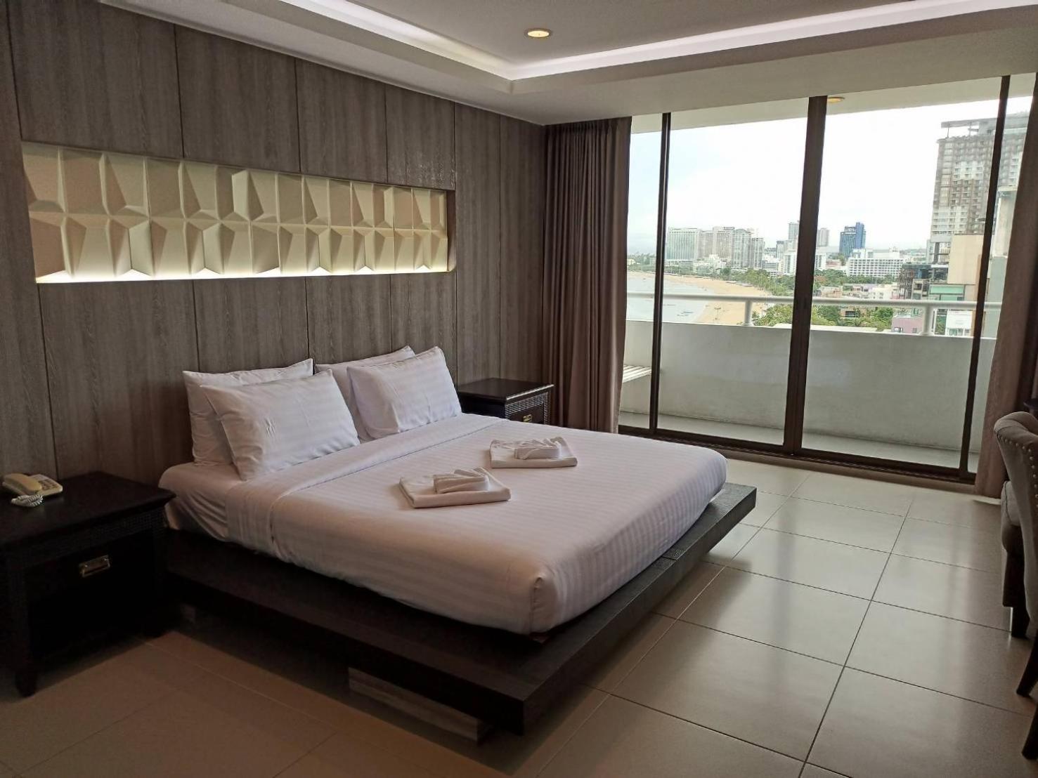 Deluxe Double Room with Balcony and Sea View - Photo 6